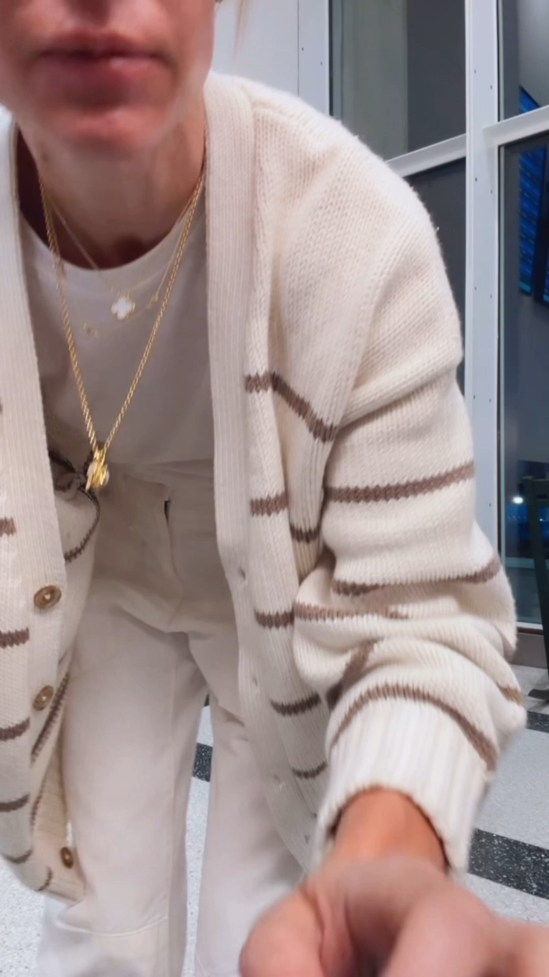 Travel outfit, airport outfit, summer sweater, white jeans

#LTKootd