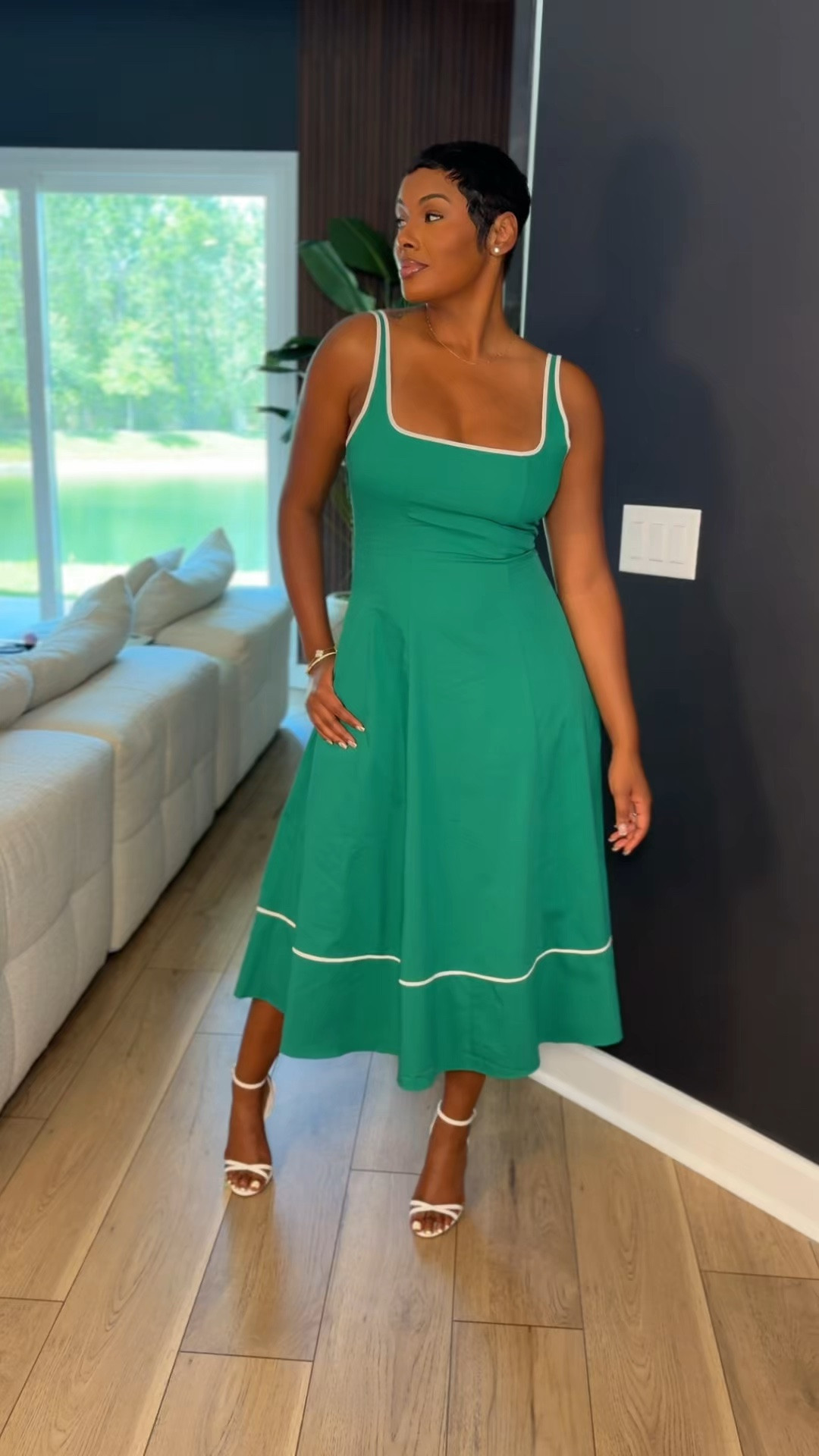 Summer & me go together…real bad 🤭
Thanks to @express I already have my looks together. 

#DresstoExpress #ExpressPartner