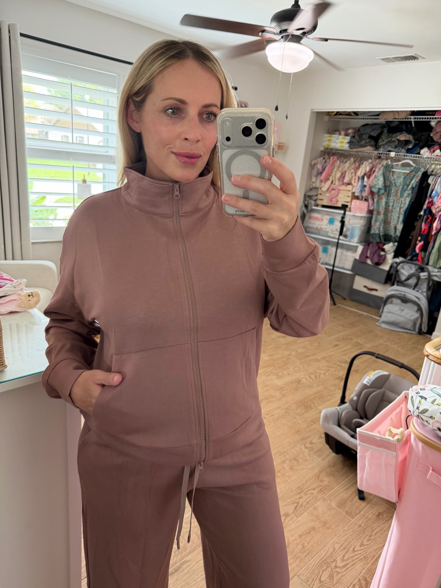 Sweatsuit

#LTKootd #LTKSeasonal #LTKMidsize