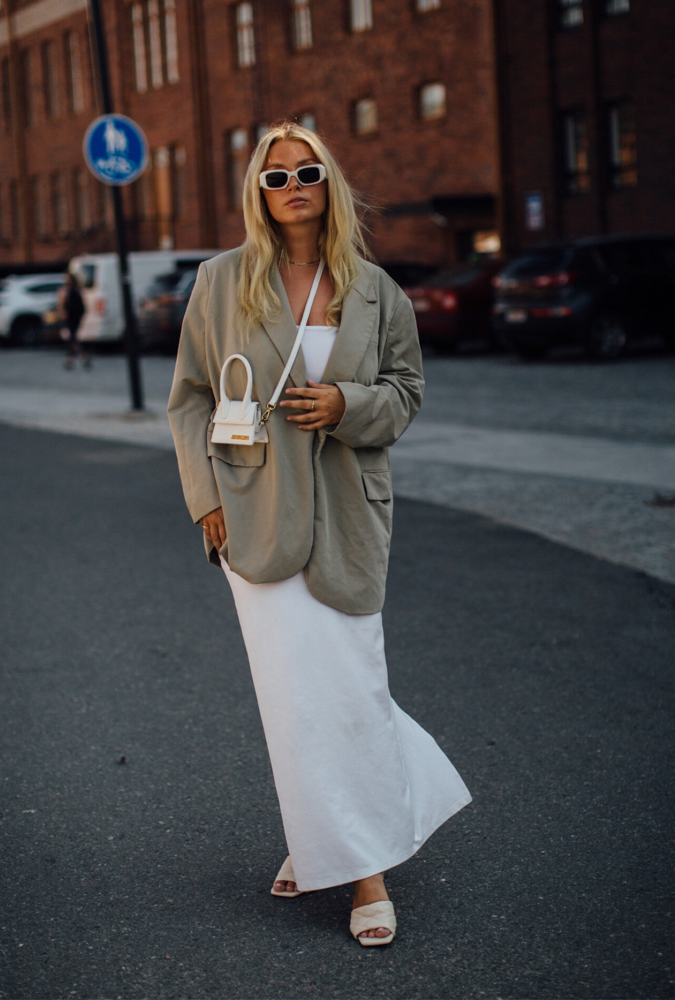 Amo este look con el vestido blanco combinado con un oversized blazer!

#LTKxNSale #LTKSeasonal #LTKunder50