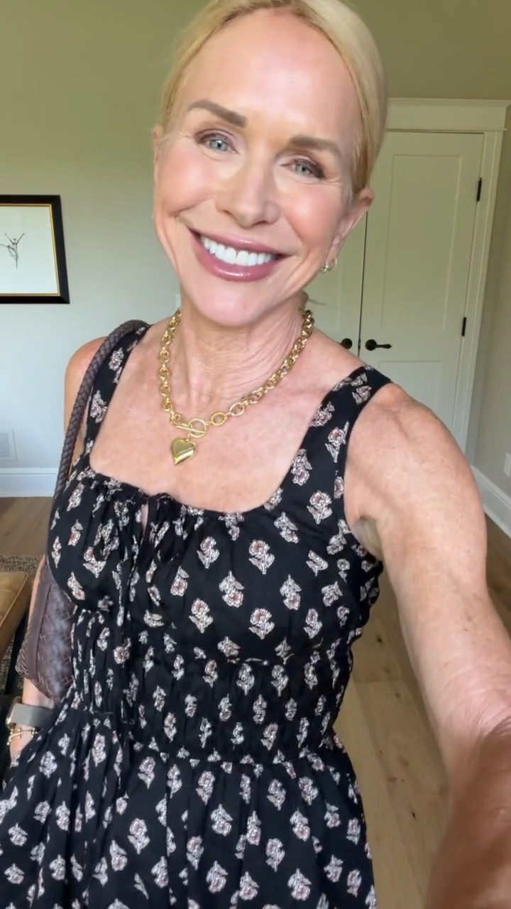 I found another great transitional dress for fall from Target! Layer with a cardigan when the temps start to drop.

#LTKdayinmylife #LTKgrwm #LTKootd
