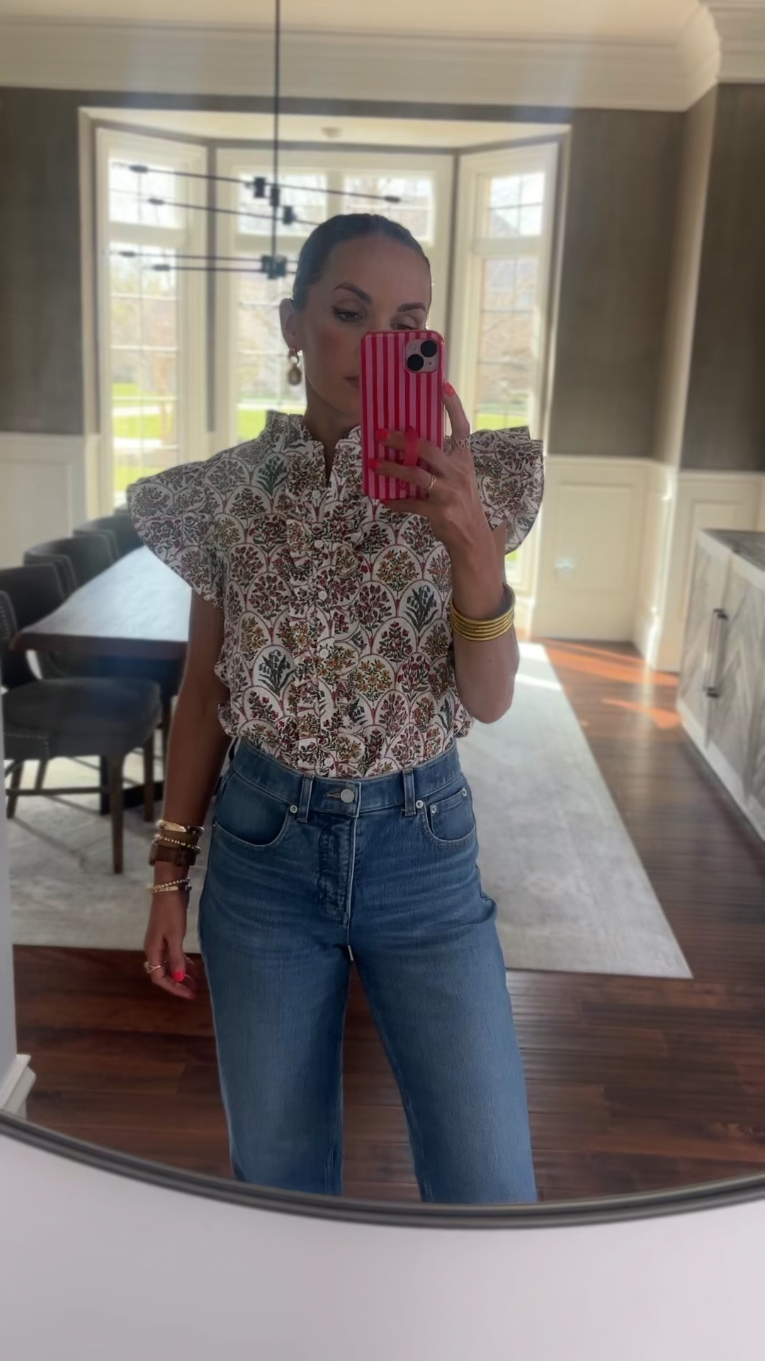 Outfit of the day in this darling @shopavara top!!