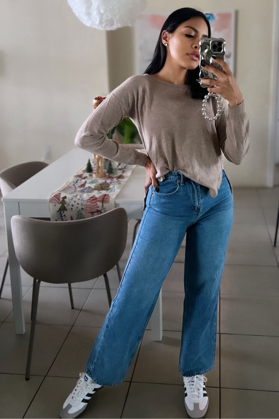 Casual look to work! 

Wool sweater and Mom Jeans are old edition from 2018 but I still love them💖

My shoes the Adidas Samba OG traditional 🤎


#LTKstyletip