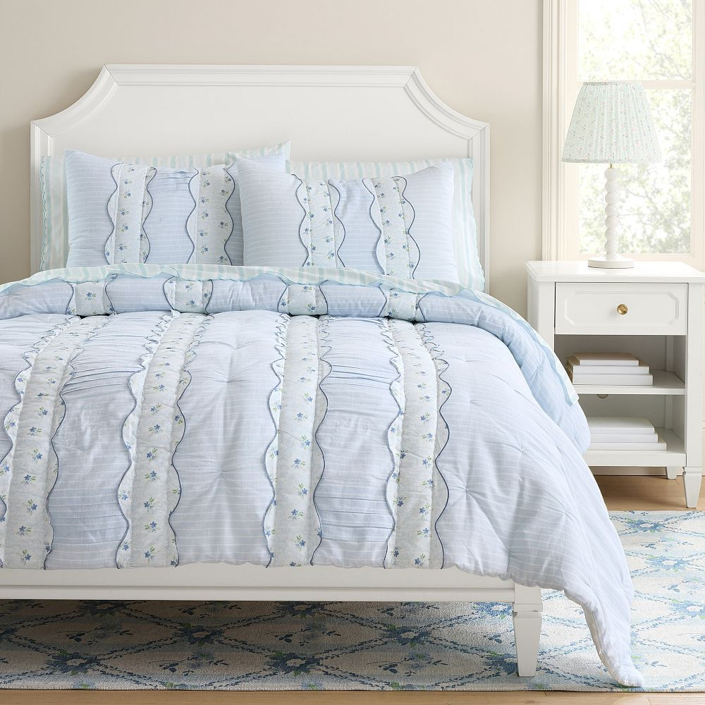 Hill House Clematis Scallop Floral Quilt | Pottery Barn Teen