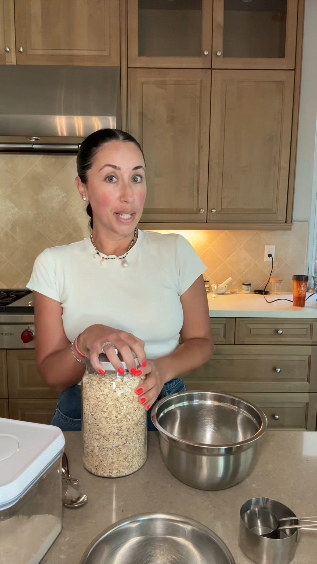 4 cups oats 
1 cup chocolate chips 
1-2 tablespoons coconut flour 
> 1/4 cup coconut sugar
Pinch of salt 
1/2 cup avocado oil
1/2 cup honey


Mix all the dry ingredients together. In a separate bowl whisk together wet ingredients then add into dry ingredients. Spread out onto a parchment lined baking sheet, not too thin. Spread it to the width of the baking sheet. Bake at 325 for approx. 25 minutes and then let them cool for AT LEAST 1 hour. Cut into squares #granolabar

#LTKHome