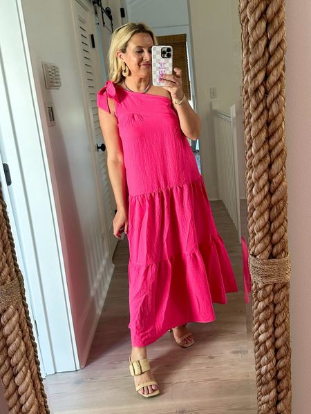Loving this pink dress and I’m so happy it’s back in stock!! Wearing size small  

#LTKSeasonal #LTKfindsunder100 #LTKstyletip