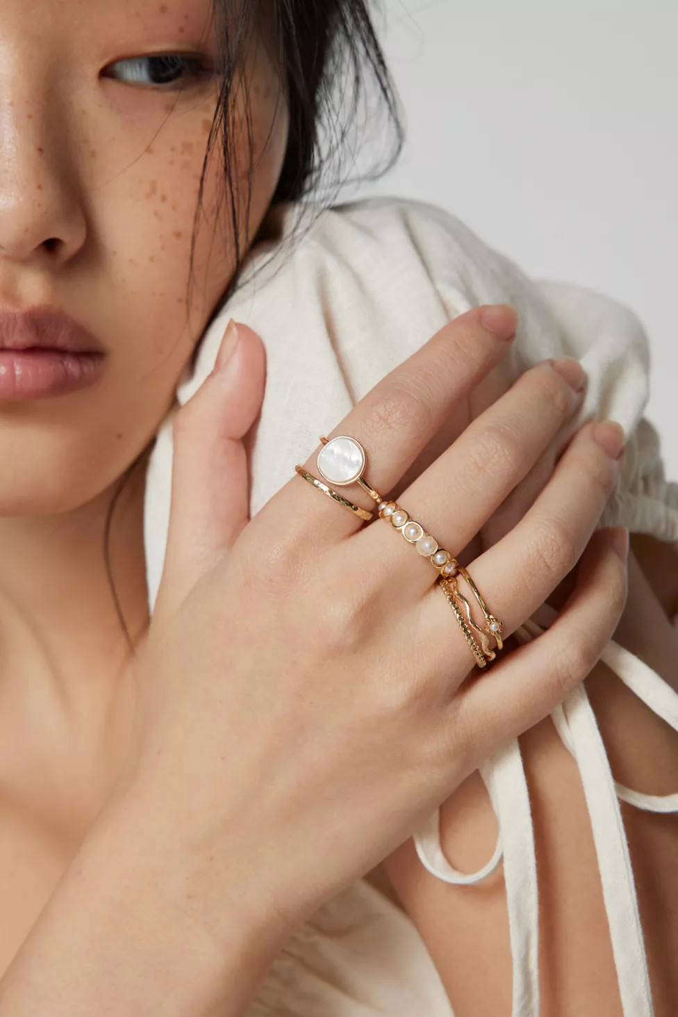 Delicate Pearl Ring Set | Urban Outfitters (US and RoW)
