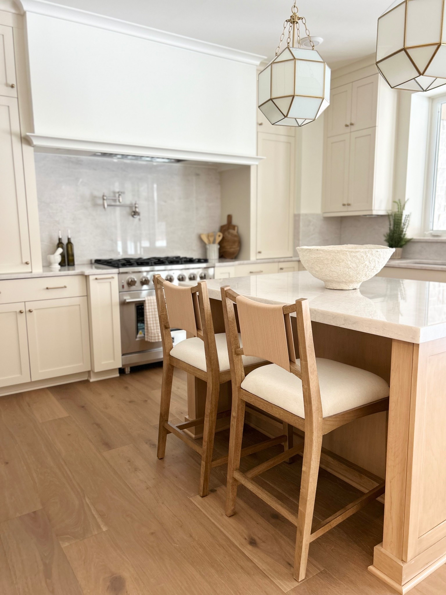 Counter stools under $200 