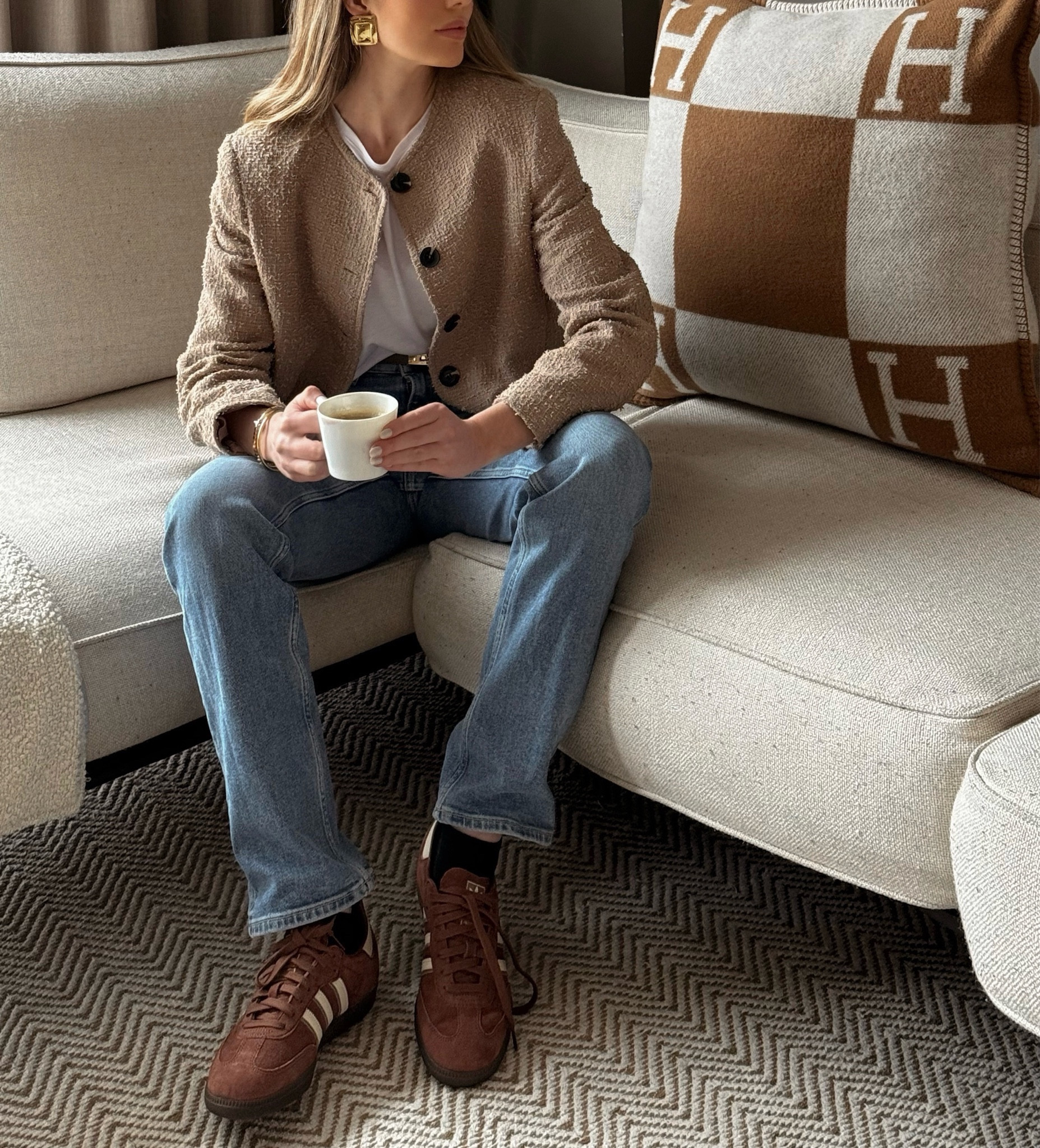 Casual look

adidas samba OG, blue jeans, tweed jacket 

#LTKSeasonal #LTKeurope #LTKshoecrush