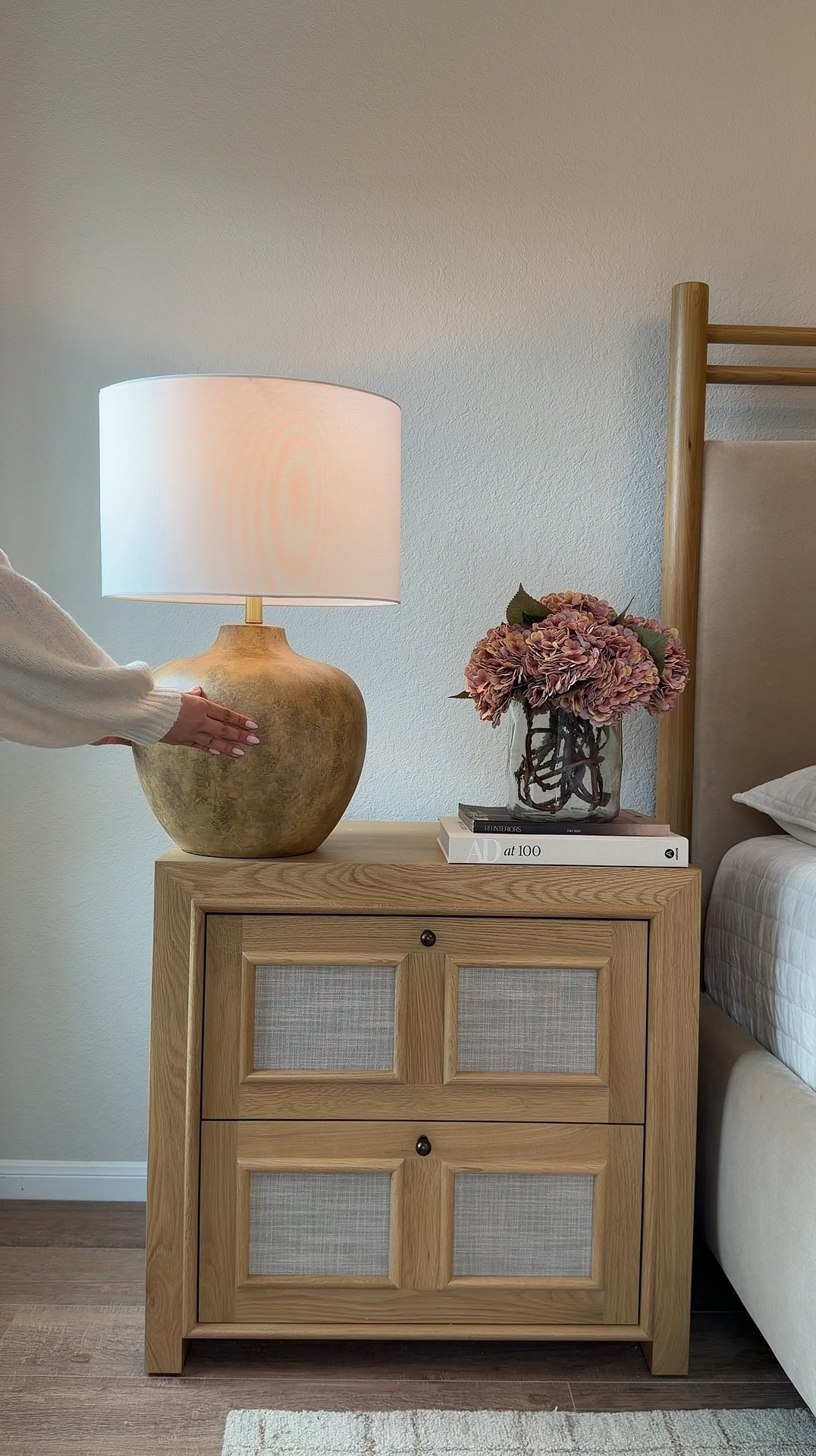 Oversized @Wayfair table lamp

#LTKSaleAlert #LTKHome