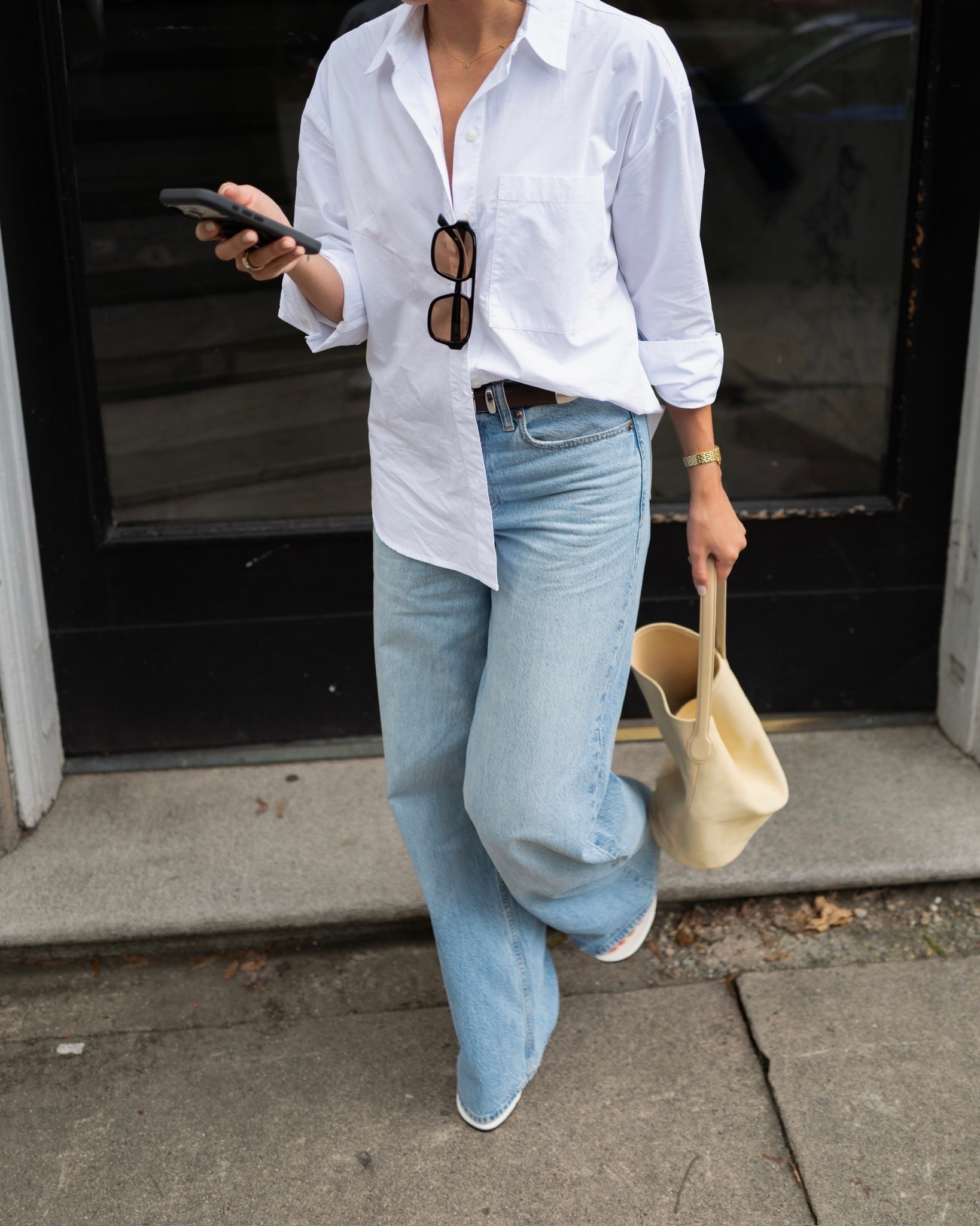 25-50% OFF all jeans + 20% off almost everything else!! Use code DENIMAF for an extra 15% OFF!! Wearing size S white button up shirt and size 27 X long high rise wide leg jeans (medium wash) 


fall outfit, fall fashion, abercrombie jeans, abercrombie denim, sale alert, abercrombie sale, back to school outfits, teacher outfits, date night outfits, mom outfit, postpartum outfit