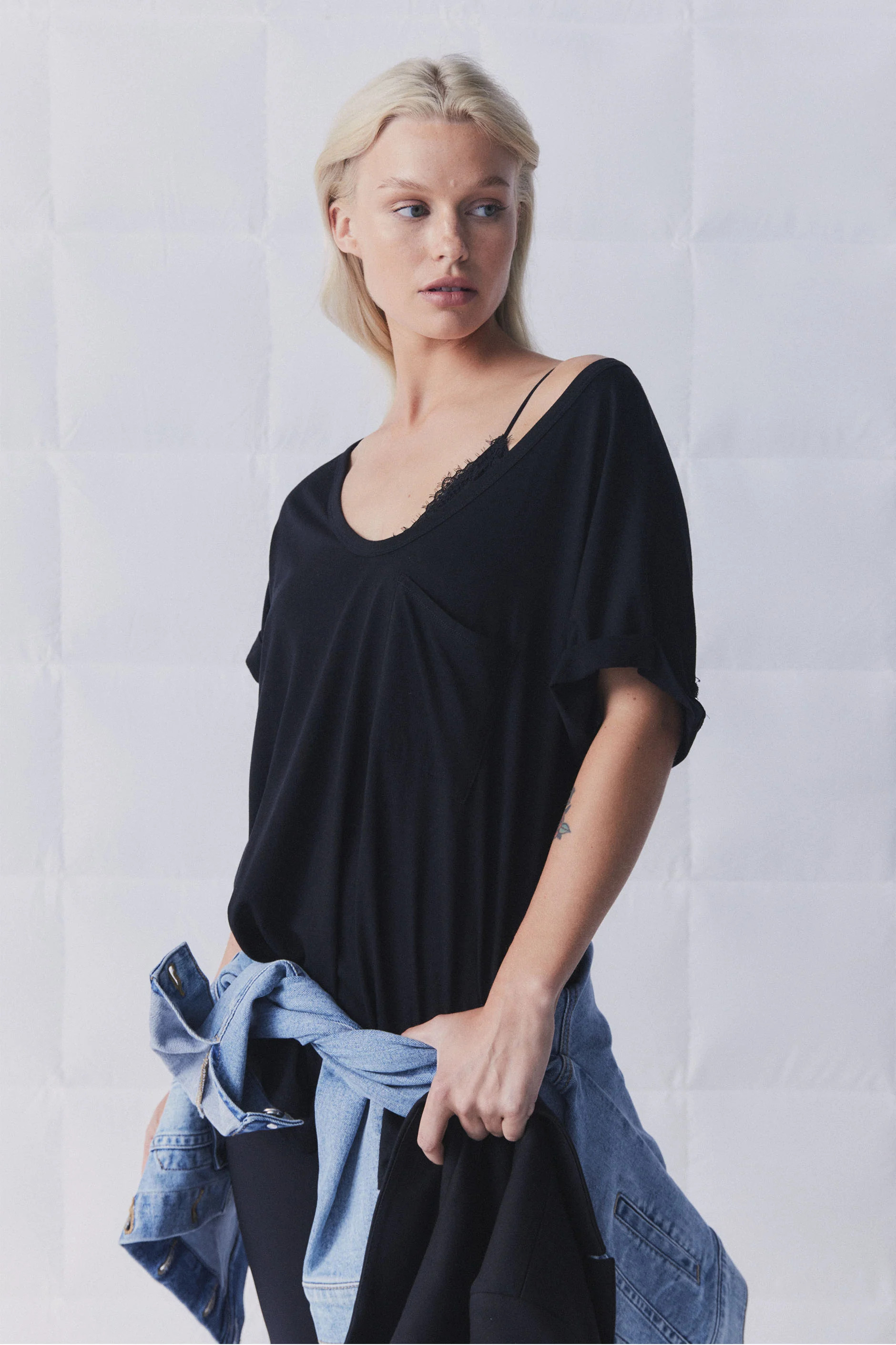 D-Luxe Lace Bralette - Black | DECJUBA