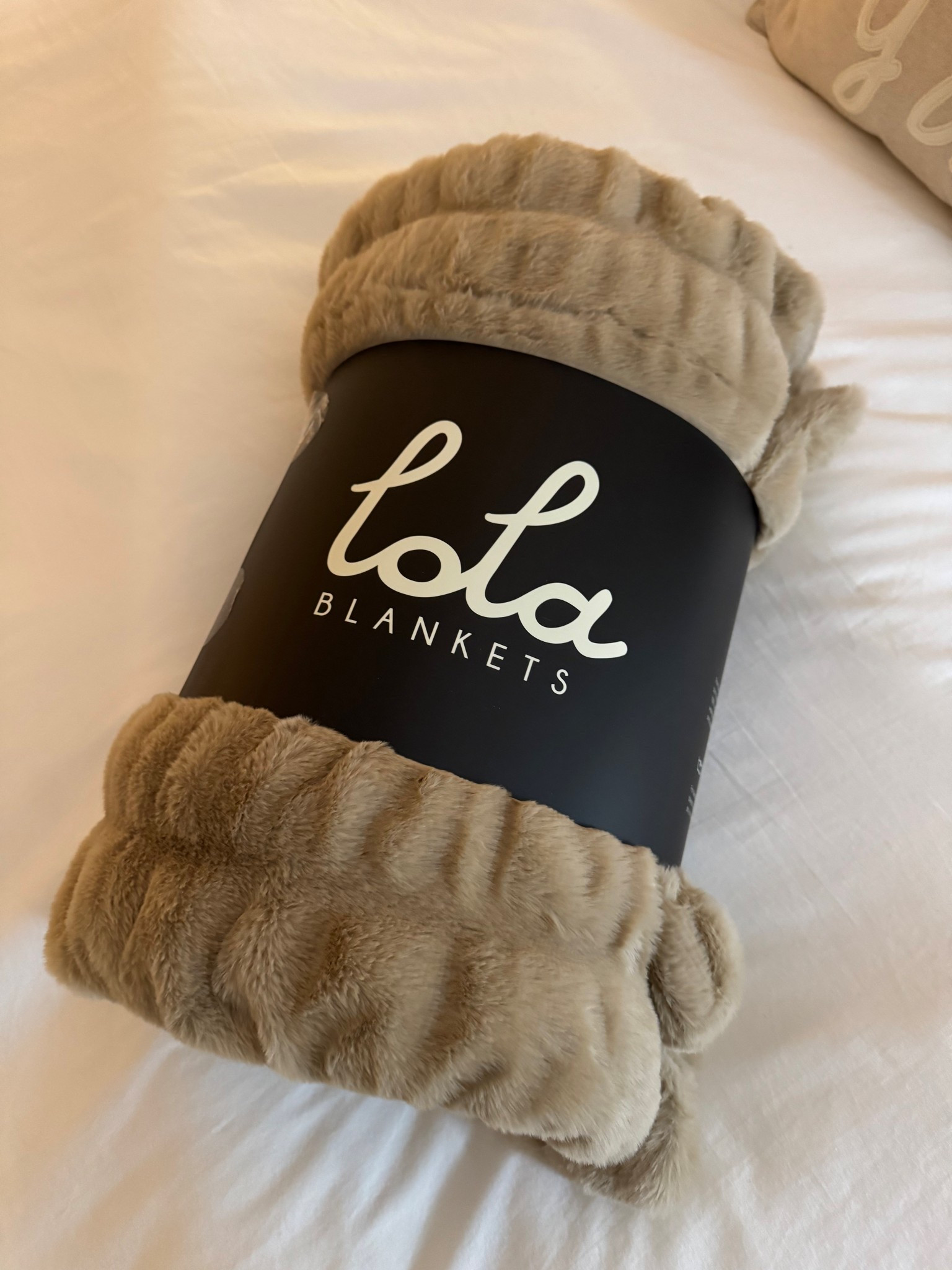 Lola blanket in toasted almond size medium 

#LTKHoliday #LTKGiftGuide #LTKHome