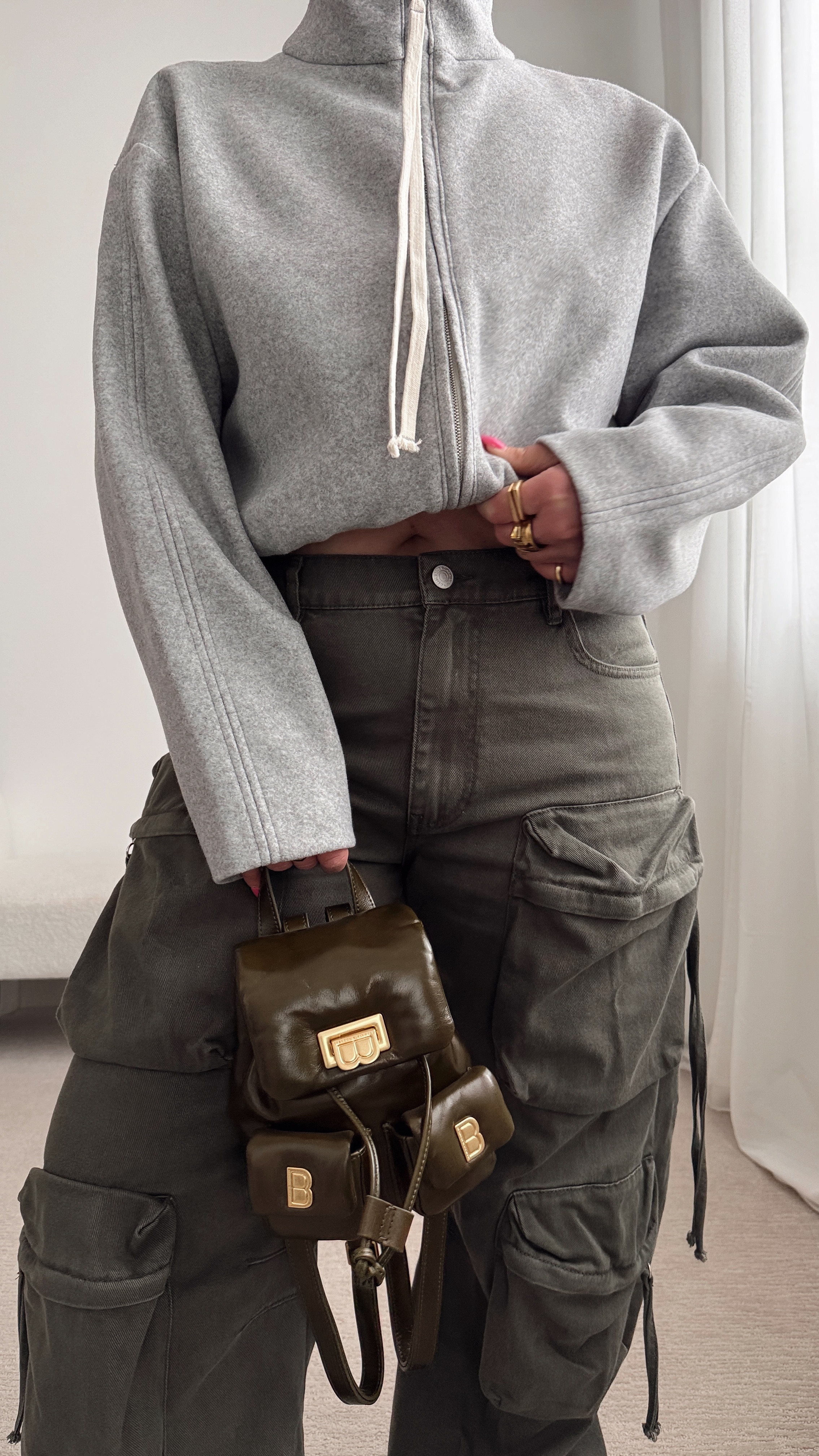 wearing a 36 in cargo jeans. My true size is 8, I’d say the 36 is 2 sizes up from my true size. 



#LTKFindsUnder100 #LTKWatchNow