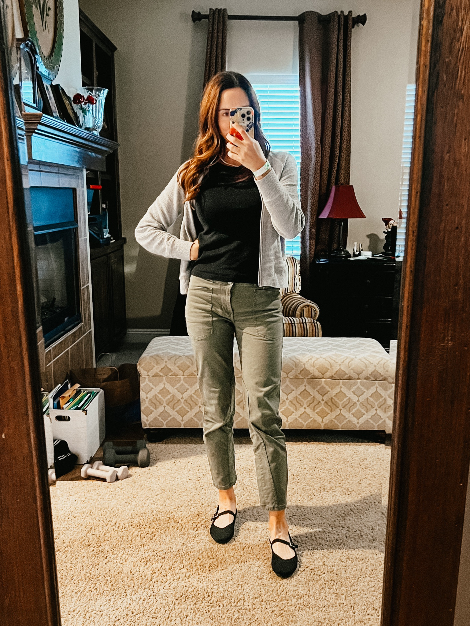 Pants run large.  Slight stretch.  I sized down one to a 26 with room.  Wearing regular length and I’m 5’9”.
These ballet flats are COMFORTABLE straight out of the box.  Padded cushion sole.  True to size.  

#LTKStyleTip #LTKShoeCrush #LTKOver40

#LTKShoeCrush #LTKOver40 #LTKStyleTip