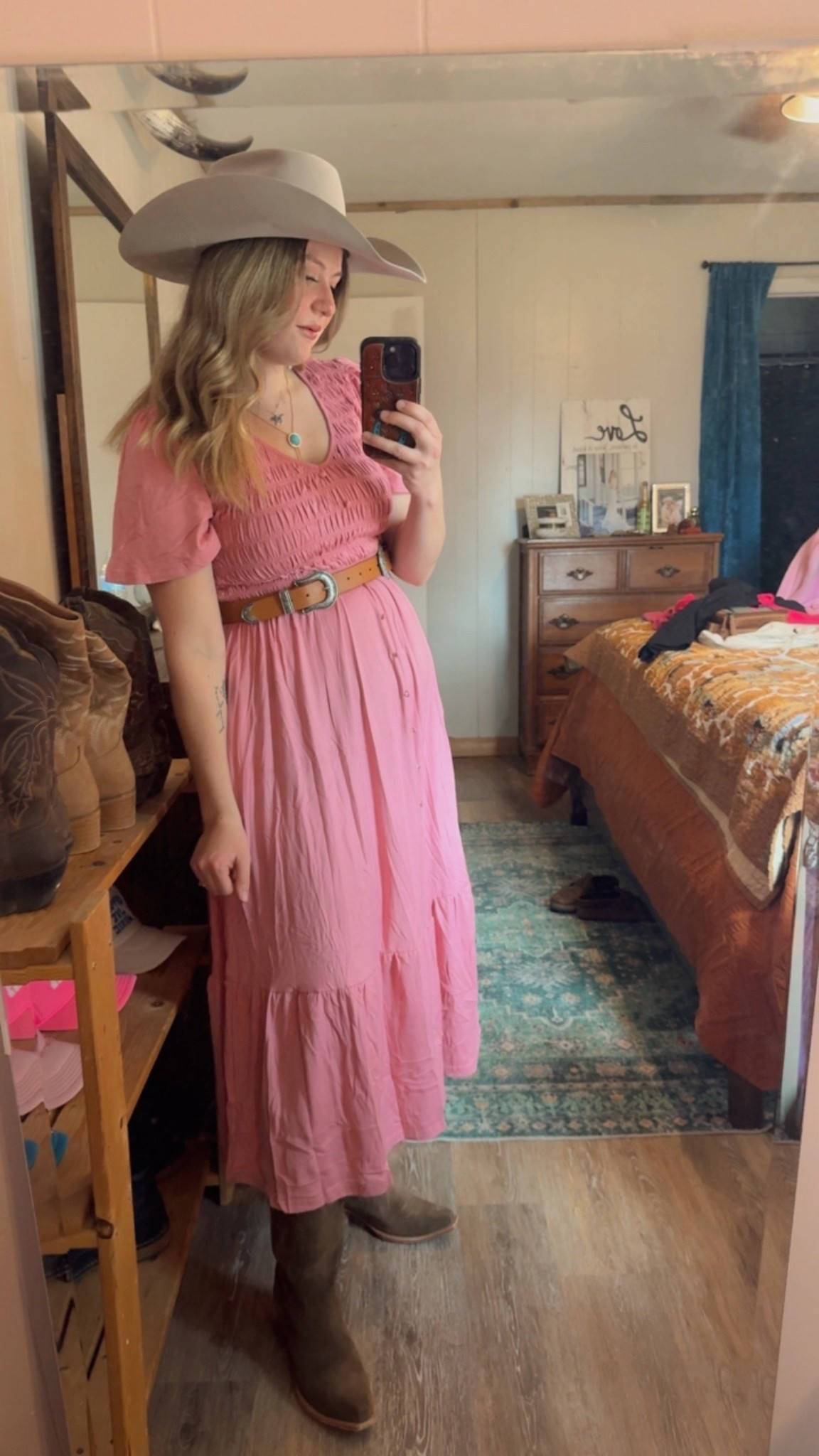 Valentine meets rodeo 🌵🩷 

#LTKootd #LTKValentine #LTKMidsize