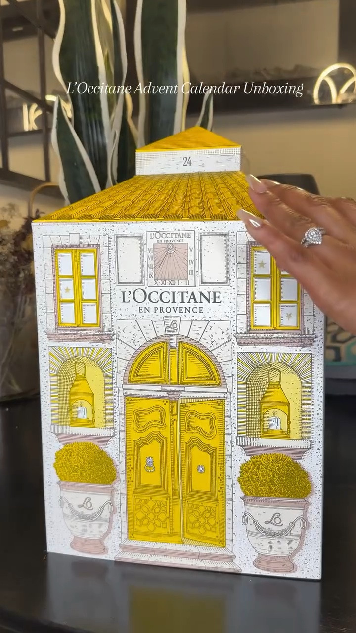 Unboxing 24 days of pure L’Occitane luxury 💛✨
Thank you @loccitane for gifting this magical advent calendar.
#LTKCyberweek #LTKHoliday #LTKGiftguide

#LOccitane #AdventCalendar #loccitanceadventcalendar #HolidayBeauty #BeautyCreator #PRUnboxing #Gifted #LuxurySkincare

#LTKCyberWeek #LTKGiftGuide #LTKHoliday
