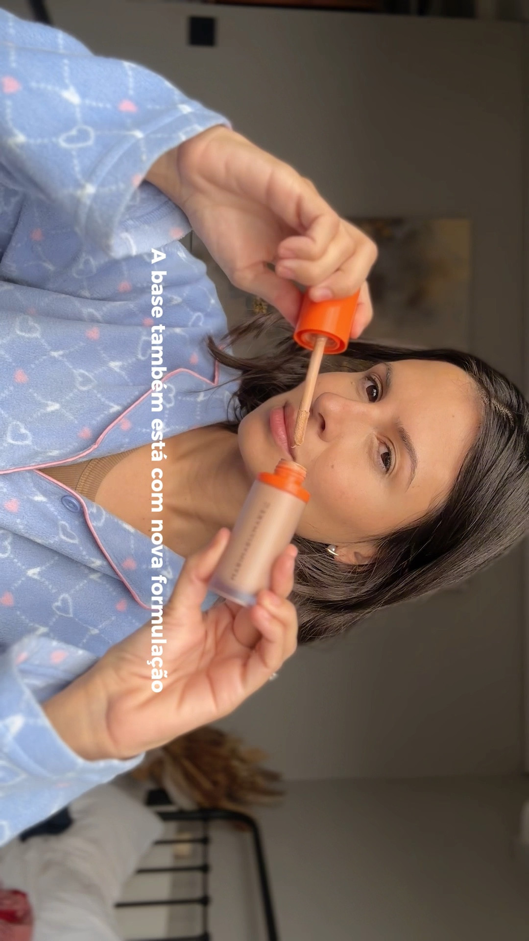 Minha preparação de pele só com produtos da Mari Maria Makeup! To amando essa nova formulação. Impecável! 

Base Velvet Skin - NUDE
Pó solto - CUPCAKE
Corretivo Cover Up - MMC06

#LTKstyletip #LTKbrasil #LTKbeauty