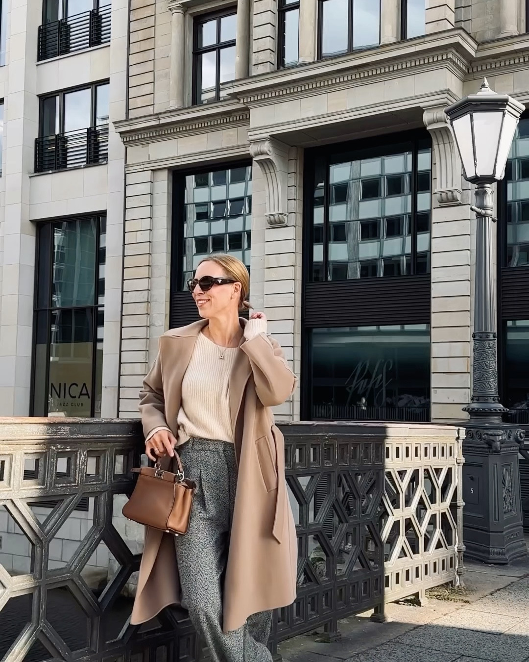 Tweedhose & Wollmantel in kamel
- Herbstoutfit -

#LTKdeutschland #LTKautumn #LTKstyletip