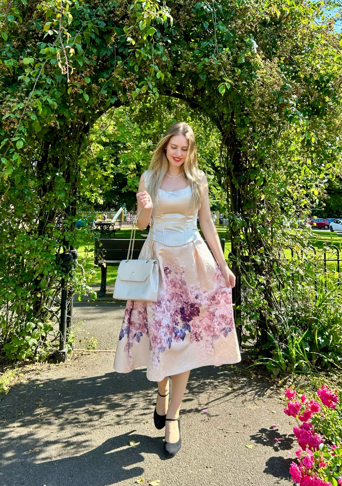 Floral midi skirt by ChicWish and satin beige corset by PerfectCorset NYC 🌸🤍

Vintage fashion retro fashion summer outfit vintage style retro style vintage dress floral modest style