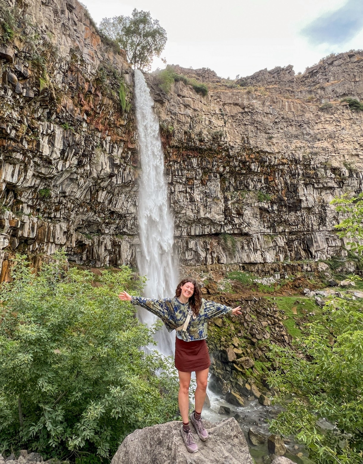 Chasing waterfalls :,) my bag is the nano Waistpack from Gregory! 