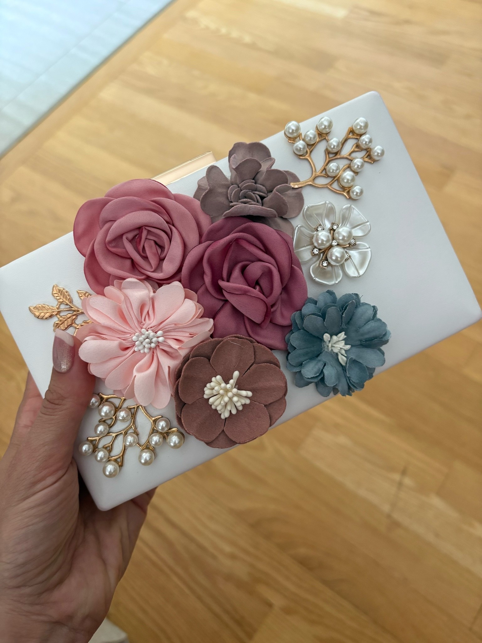 The perfect clutch for a summer wedding!!

#LTKcanada #LTKsummer #LTKwedding