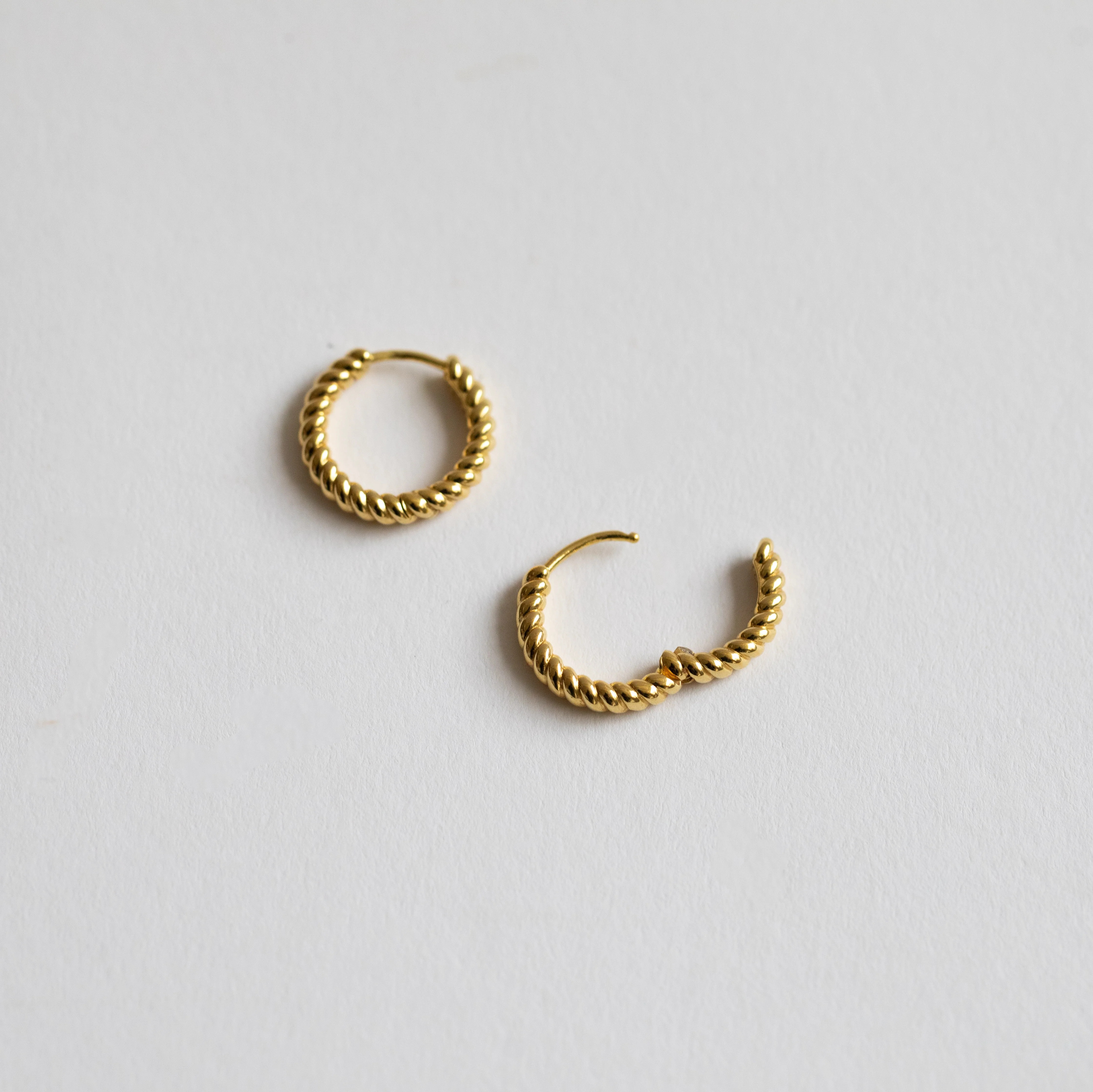 The Twisted Hoop | FOUNT