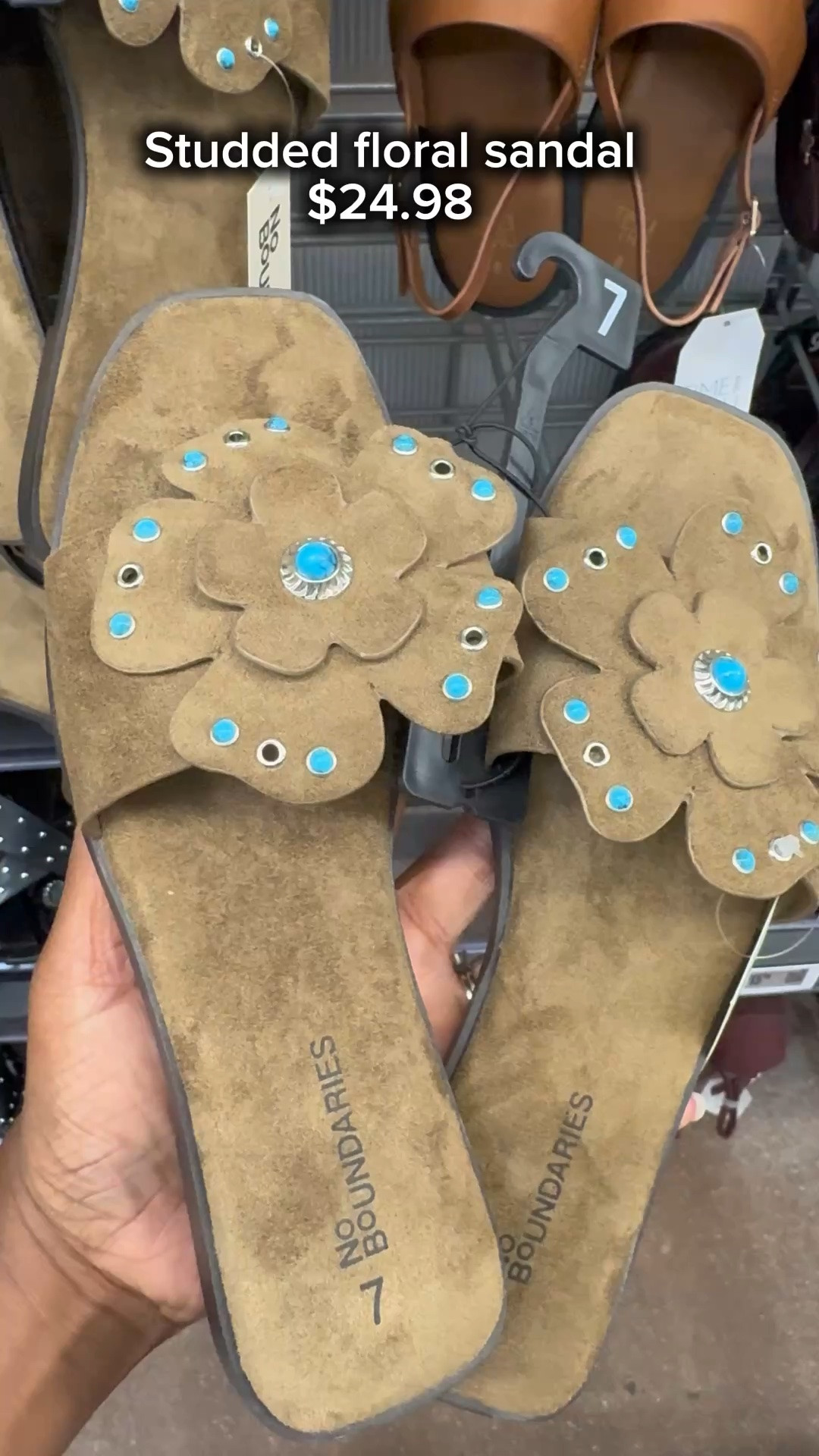 Studded floral slides in

#LTKootd #LTKmomlife #LTKOver40