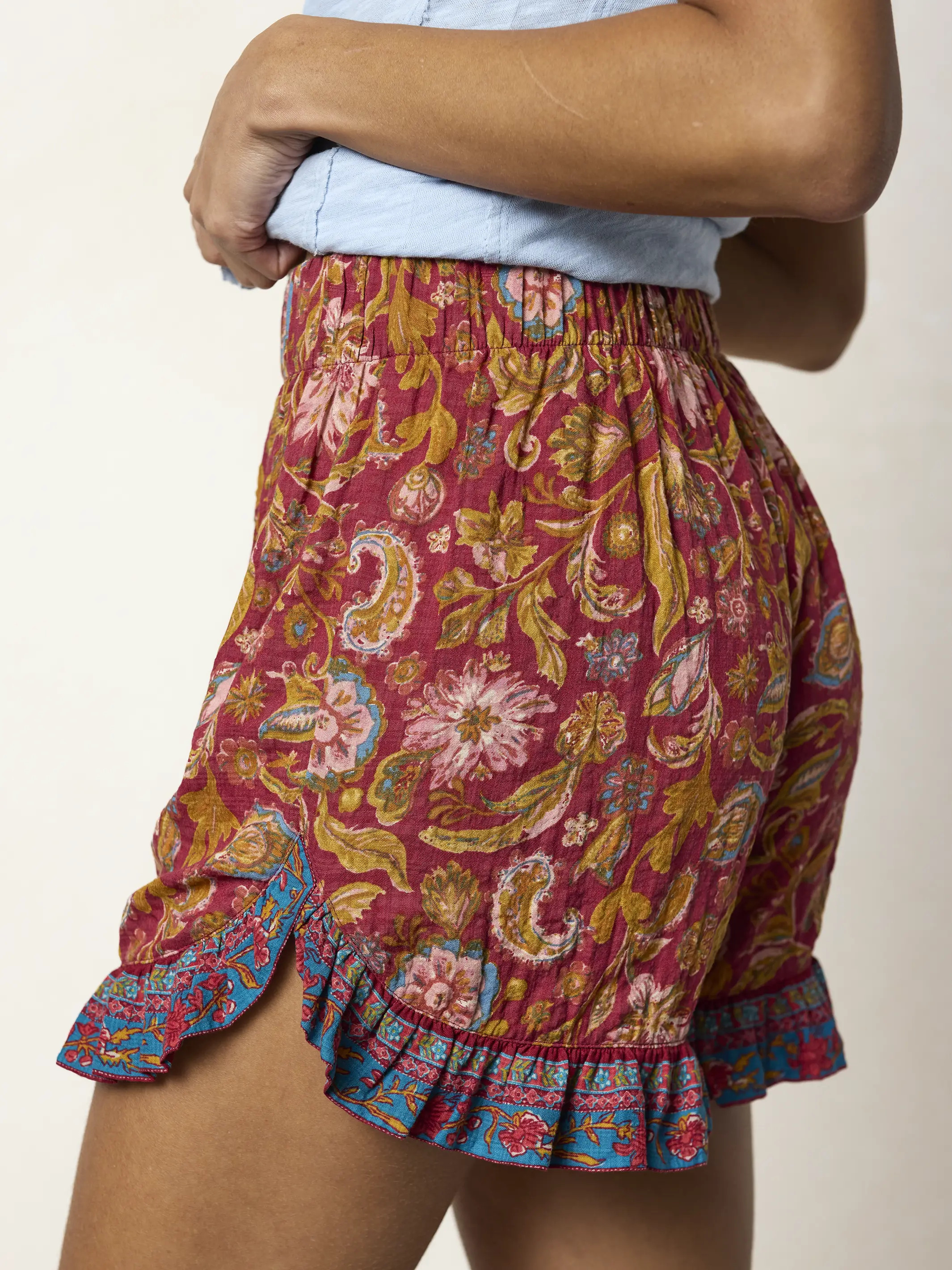 Get Up & Go Ruffle Shorts - Sunnyfield Floral Red | Natural Life