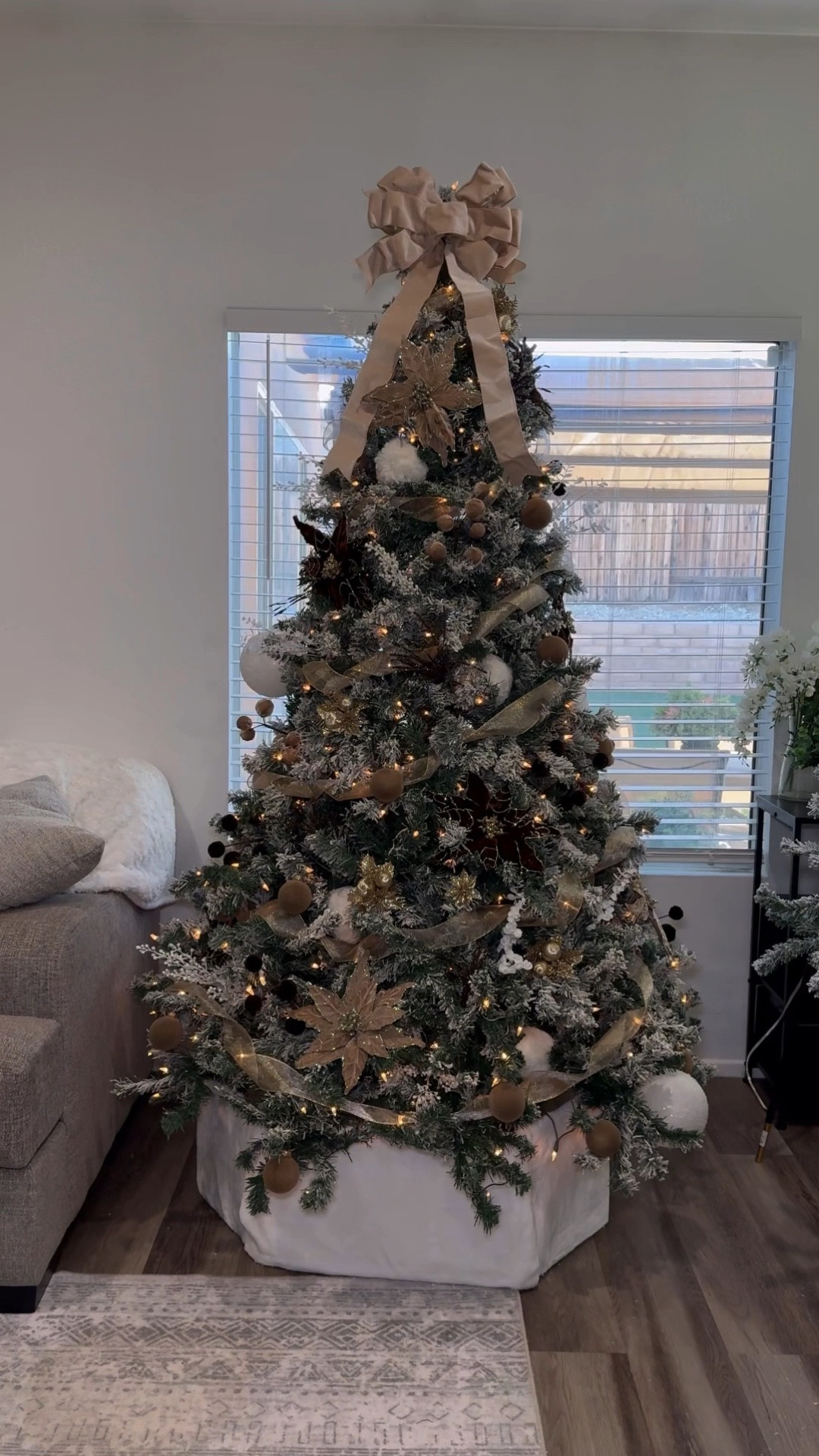 14 inch Bows at Walmart for under $10

#LTKWatchNow #LTKSeasonal #LTKHoliday