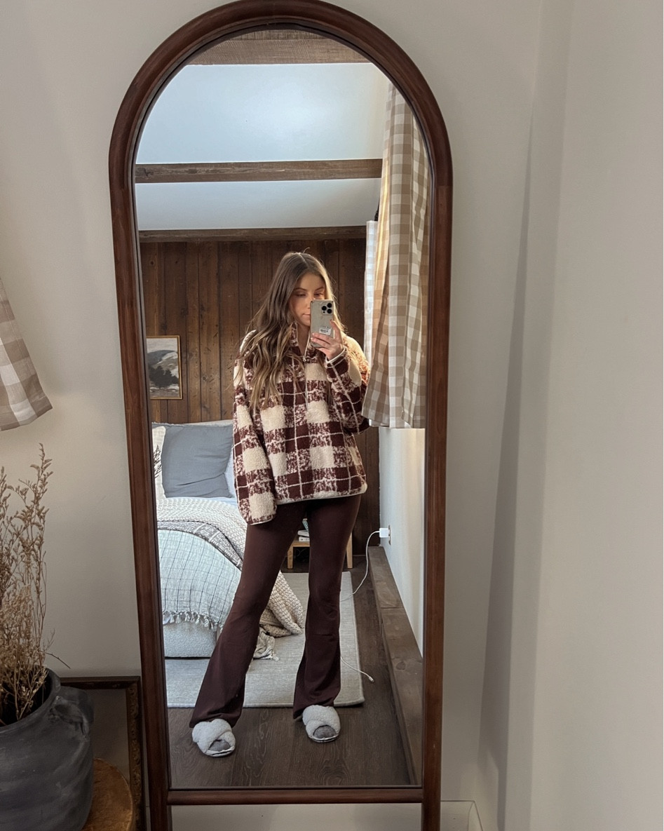 These are the softest leggings I have ever owned! They feel like butter. Definitely size up one - I’m wearing a medium here. 

#LTKstyletip #LTKsalealert