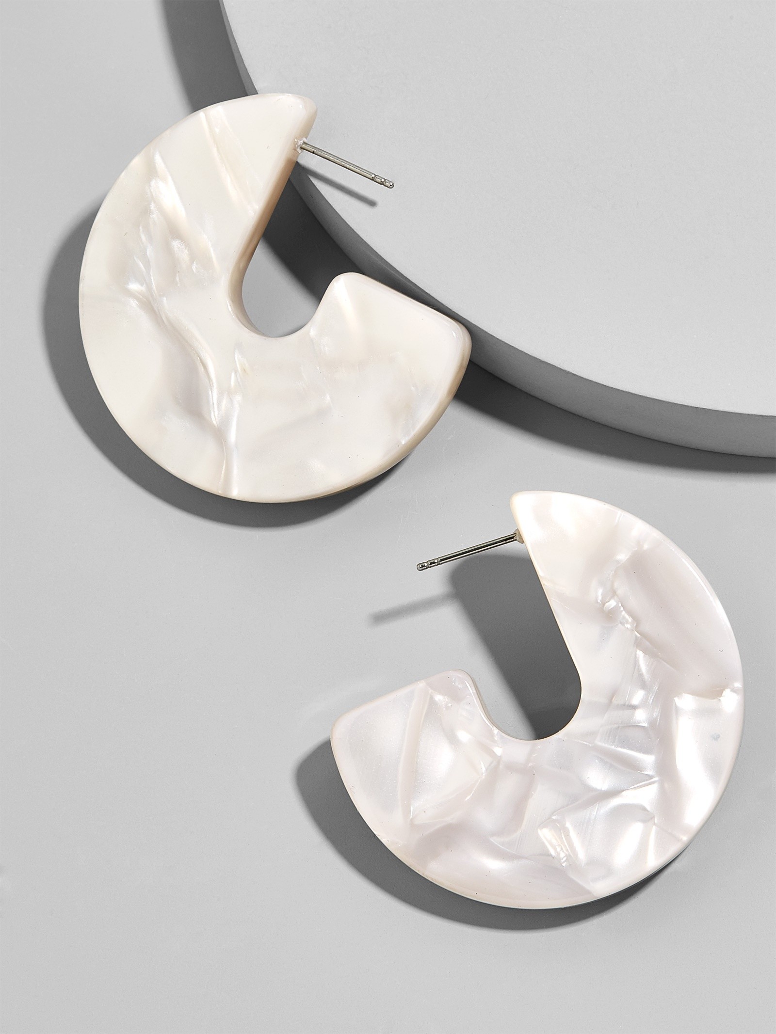 Faiza Resin Drop Earrings | BaubleBar (US)