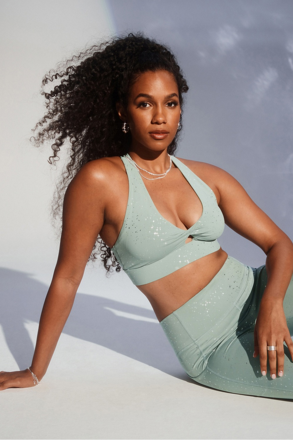 Oasis Twist Medium Impact Sports Bra | Fabletics Europe