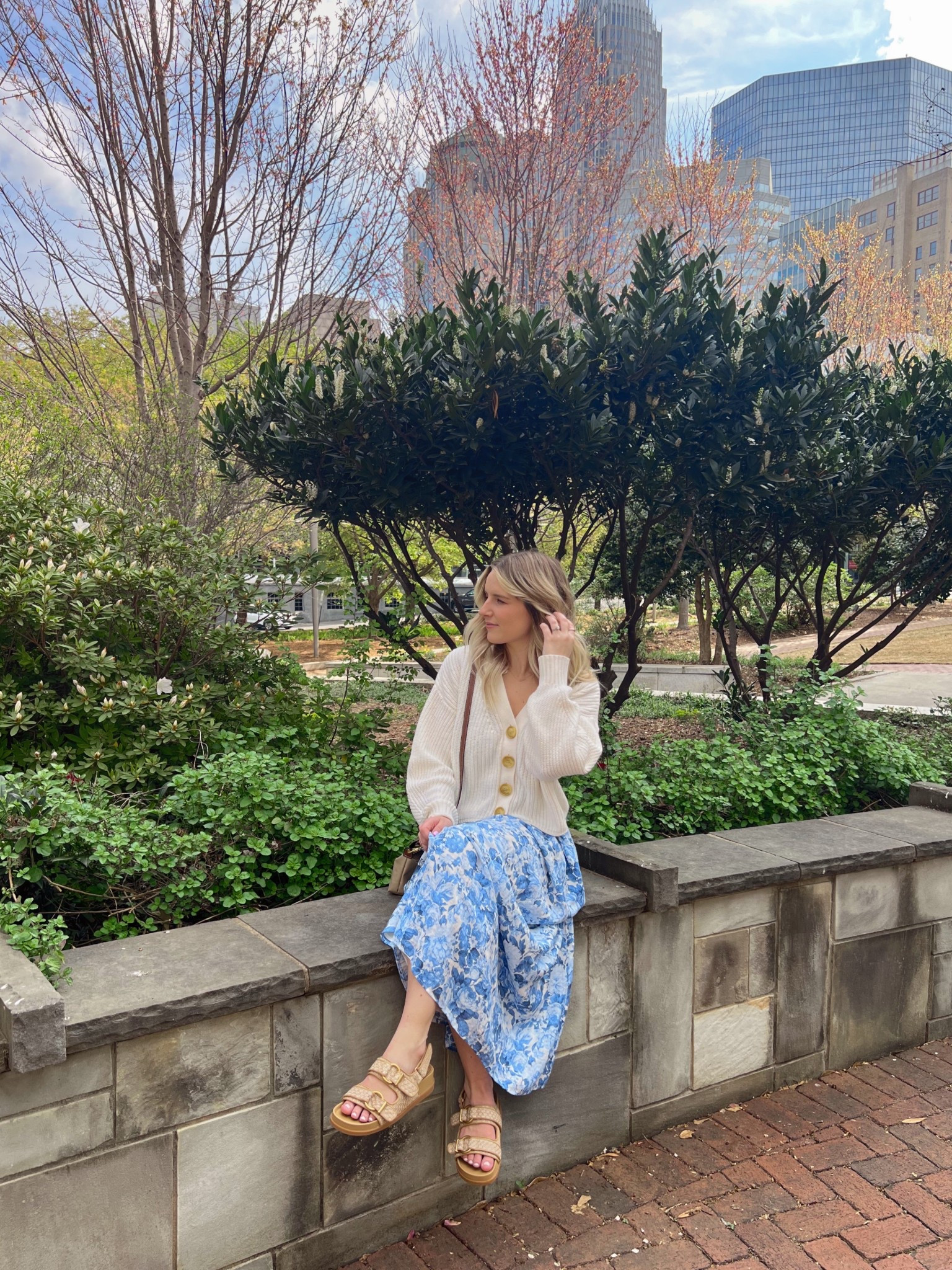 Dolce Vita-Shelli Wedge Sandal

Spring sandal, sandal weather, beige shoes, neutral style, spring style 


#LTKSaleAlert #LTKFindsUnder100 #LTKShoeCrush