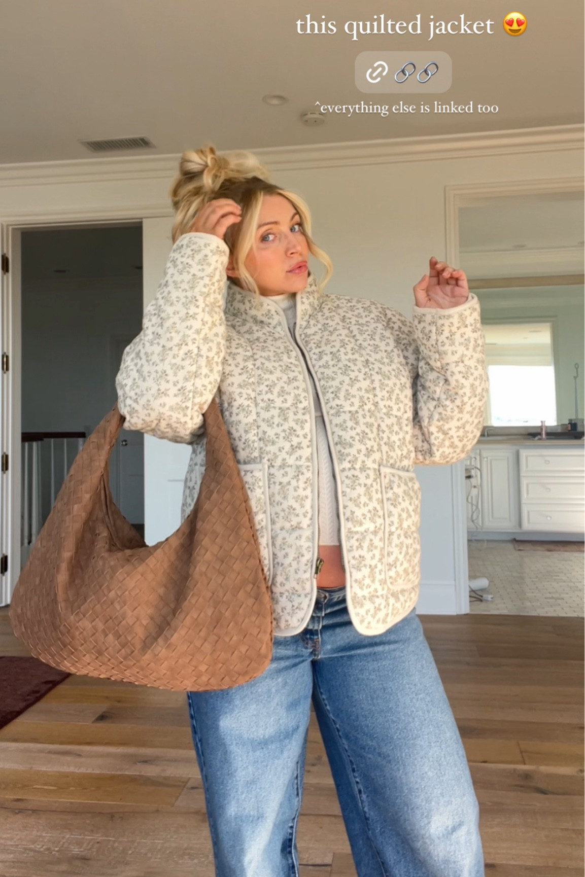 Jacket size xl 
Pants 31
Too large 