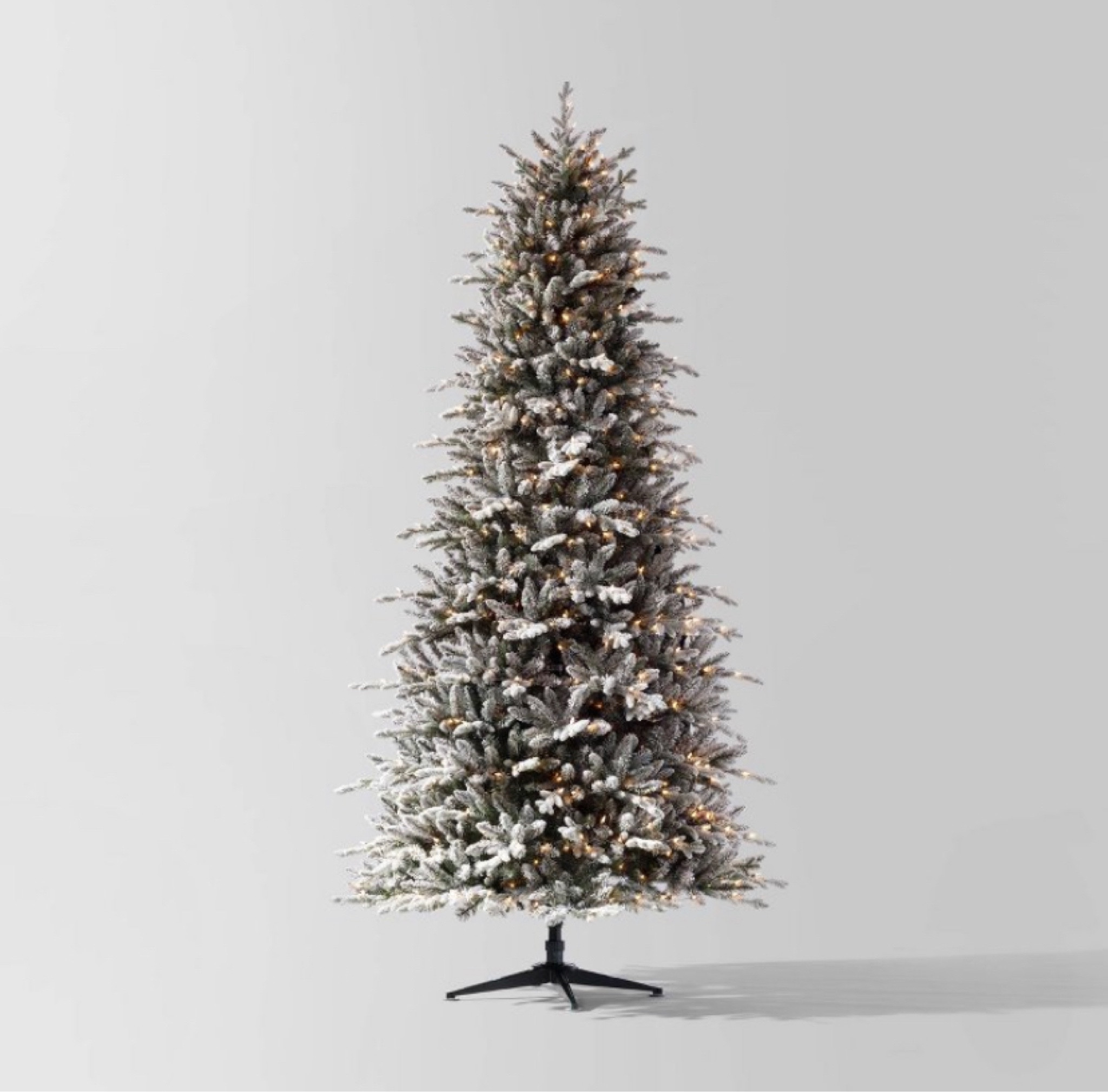Flocked 9’ Pre-Lit Christmas Tree Options (Under $500)

And one non-flocked 9’ pre-lit tree that is highly recommended on Instagram 🎄

#LTKSeasonal #LTKHoliday