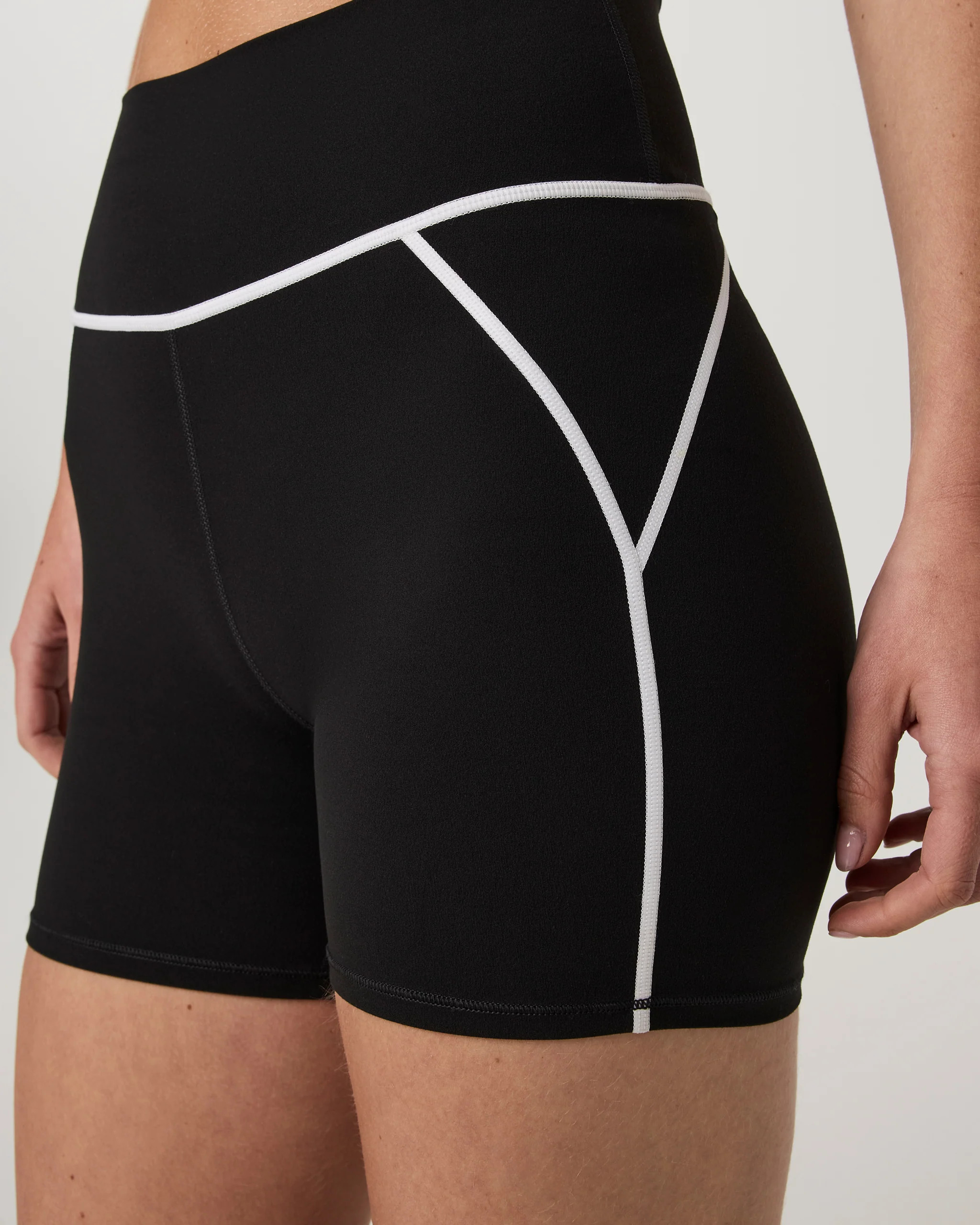 Vuori AllTheFeels™ Linework Shorts 4" | Black | Small | Vuori Clothing (US & Canada)