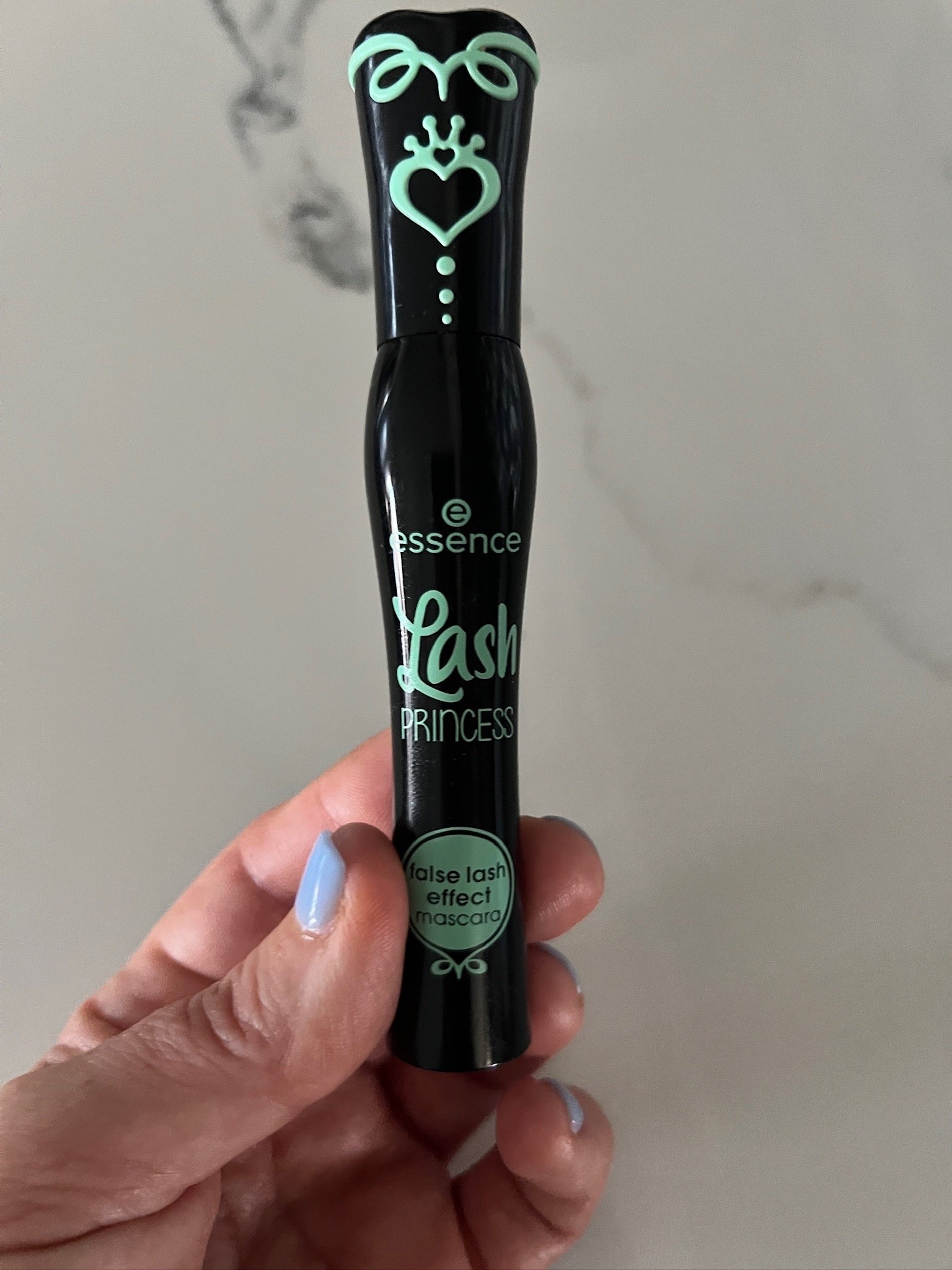 A good mascara is one of those five minute makeup products that makes the biggest difference. This one gives lashes more definition and length without needing a full eye look, perfect for busy mornings or keeping makeup simple.

mascara, lengthening mascara, volumizing mascara, defined lashes, everyday makeup, eye makeup, beauty favorite, makeup routine, natural makeup look, beauty find, AudrieDollins

#LTKBeauty #LTKgrwm #LTKmorningroutine