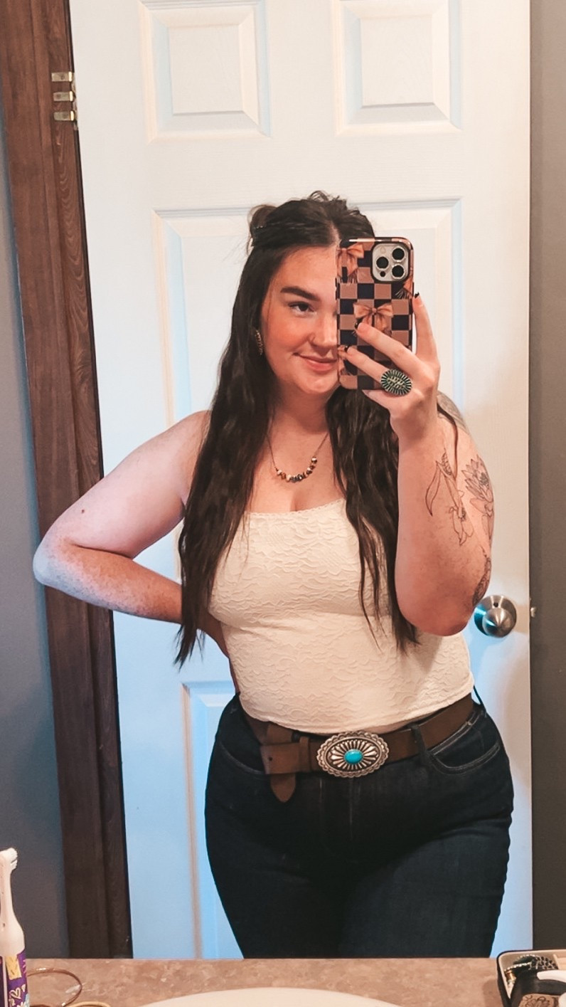 Top: large
Jeans: 30
Belt: XL

#LTKMidsize #LTKPlusSize #LTKStyleTip