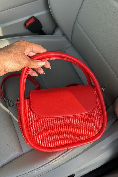 The perfect little red handbag. Comes with a shoulder strap so you can do crossbody too! 

#LTKitbag #LTKfindsunder100 #LTKSeasonal