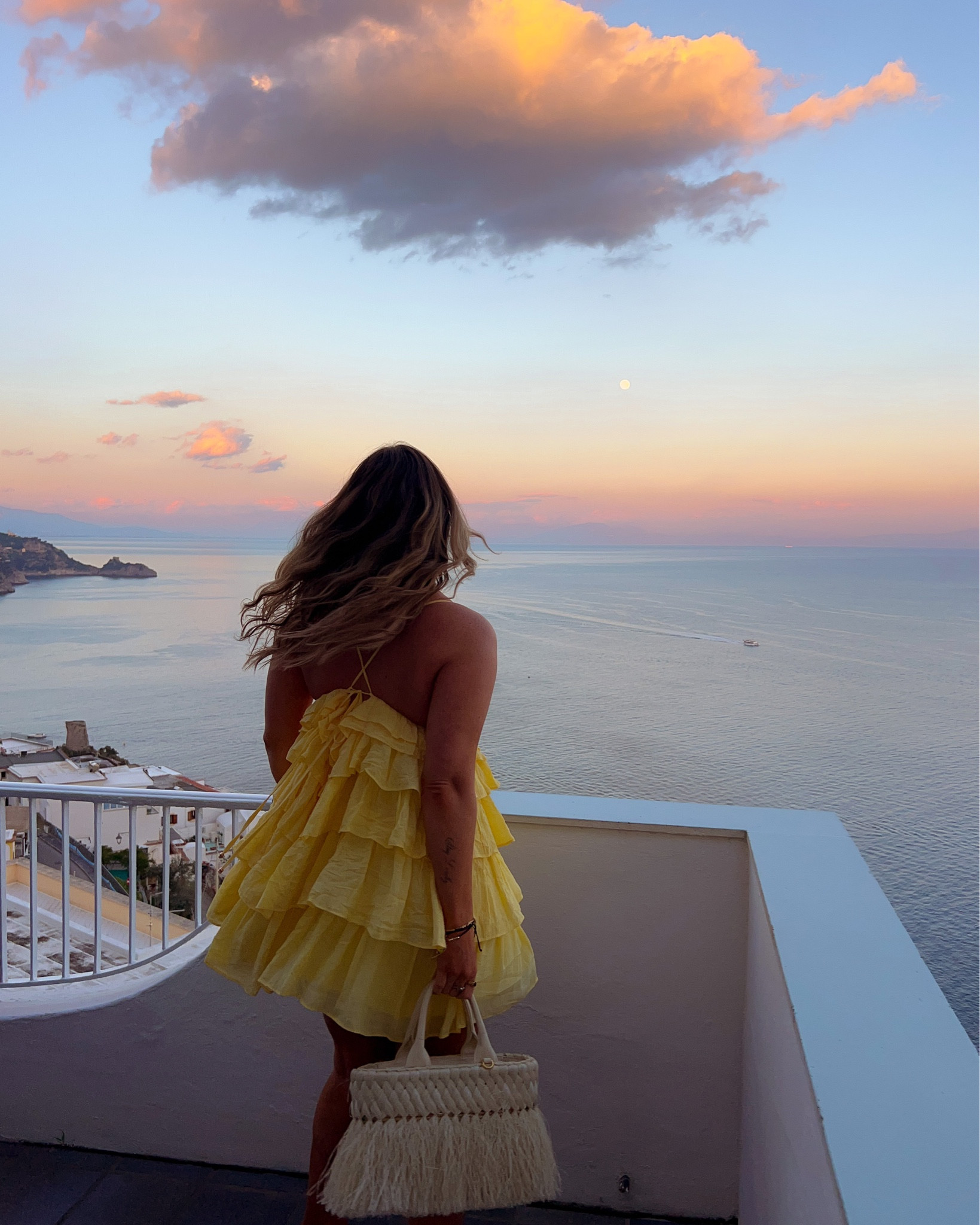 nothing like the sunset on the Amalfi Coast 🍋🫶🏼🐚
dress - L
Heels - TTS

#summerstyle #vacationoutfit #beachdress

#LTKSeasonal #LTKtravel #LTKFind