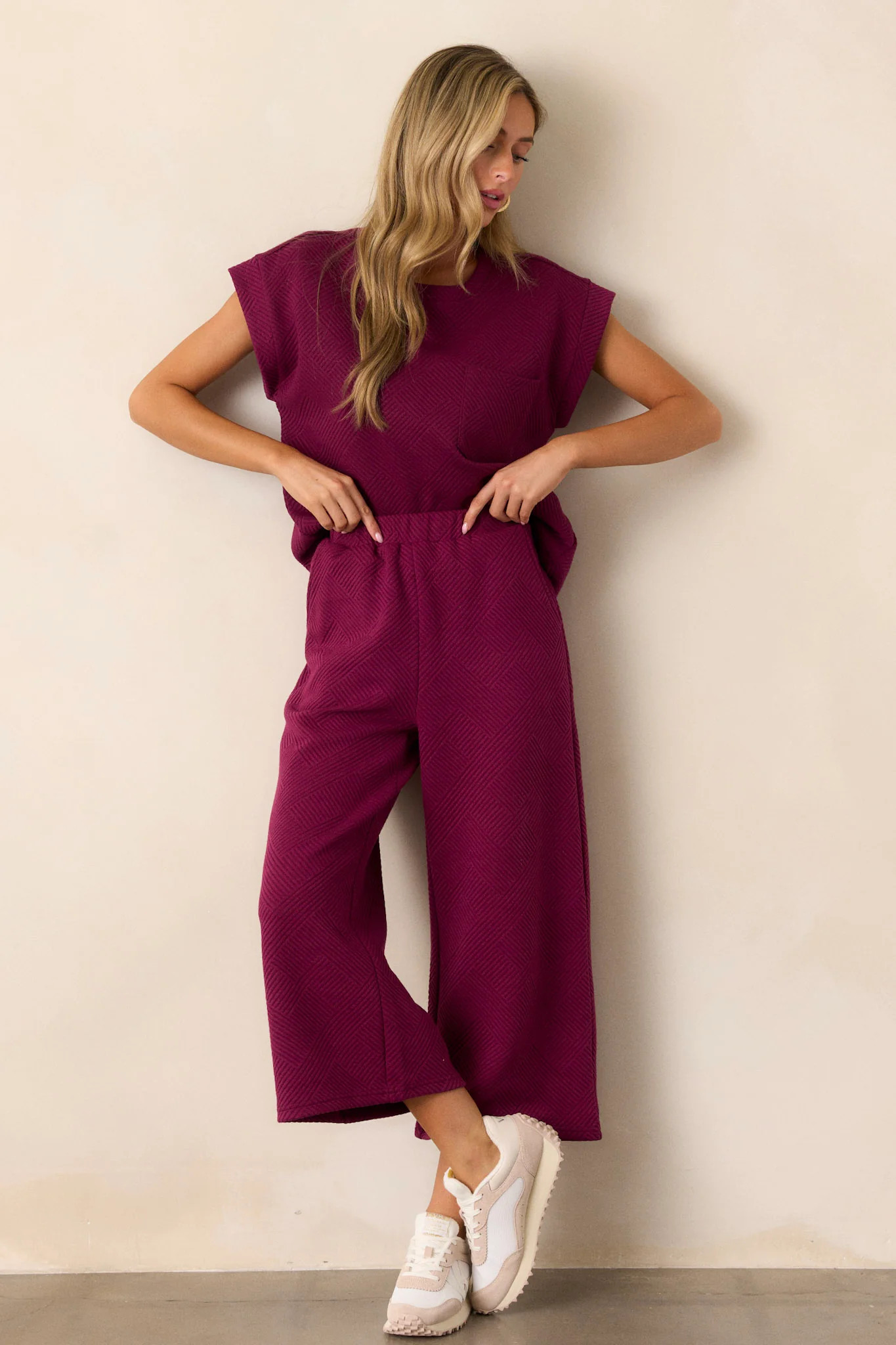 Tell Me Dark Sangria Cropped Textured Pants | Red Dress
