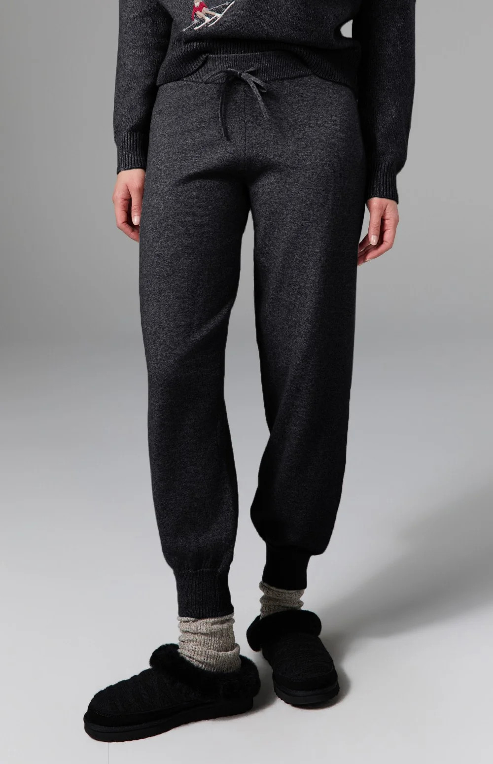 Ahaana Skier Sweater Jogger | Black | Alp N Rock