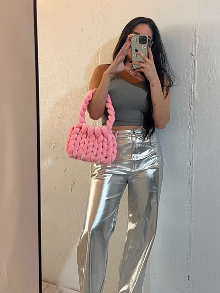 It’s all about the details!! #fashioninspo 

Pink knit purse 
Viral amazon knit purse 
Silver pants 
Chrome 
Grey 
Monochromatic looks 
Affordable fashion 

#LTKU #LTKstyletip #LTKfindsunder100