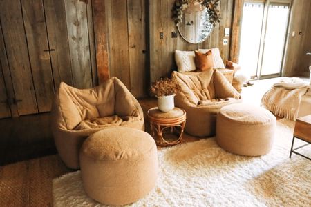 A pair of Sherpa loungers to bring all the cozy vibes to your home 🥂 
