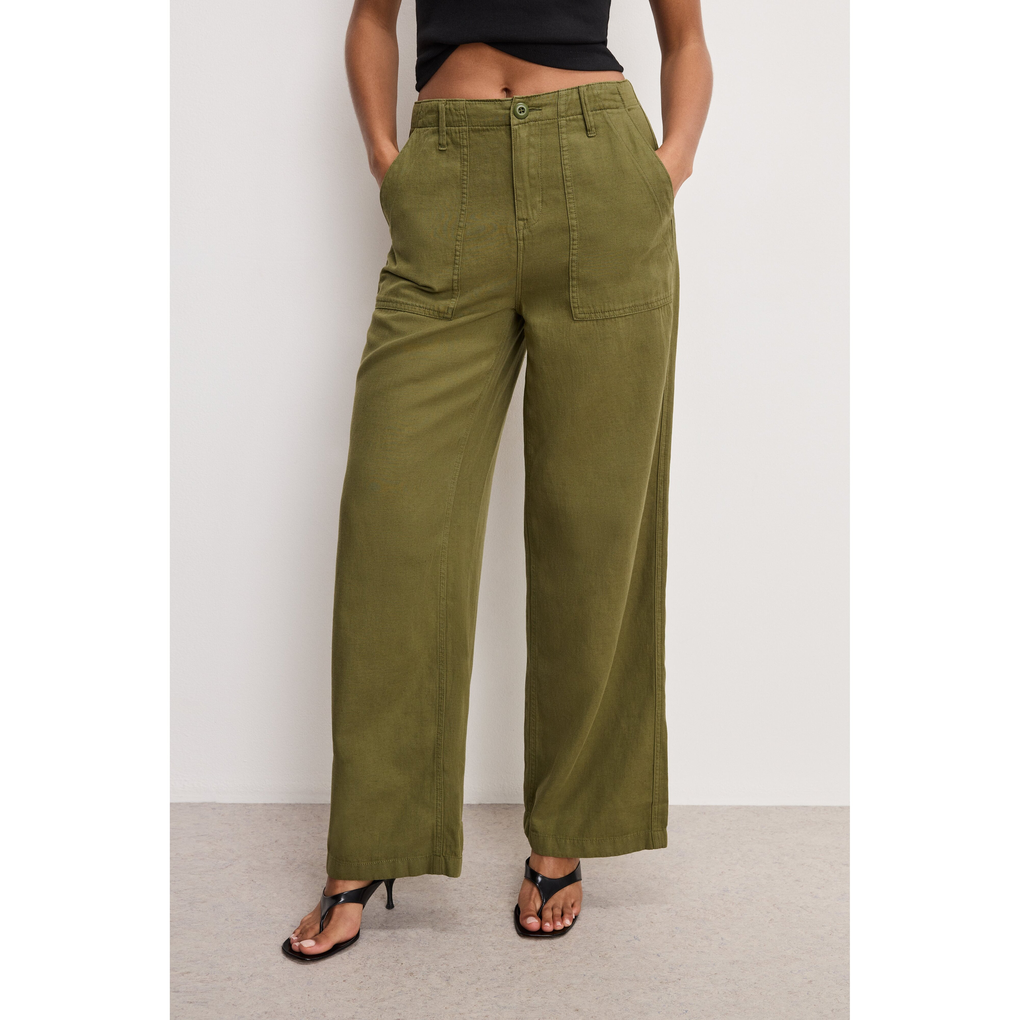 Women's Lite Linen Pants | Martini Olive, Size 30 Plus | Good American by Khlo� Kardashian | Good American