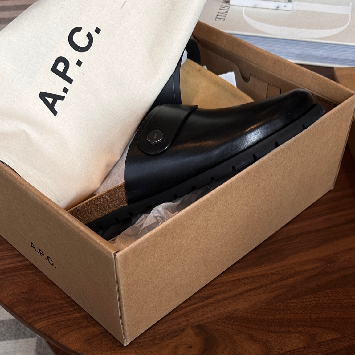 Mule slider footwear menswear spring collection black APC 

#LTKmens