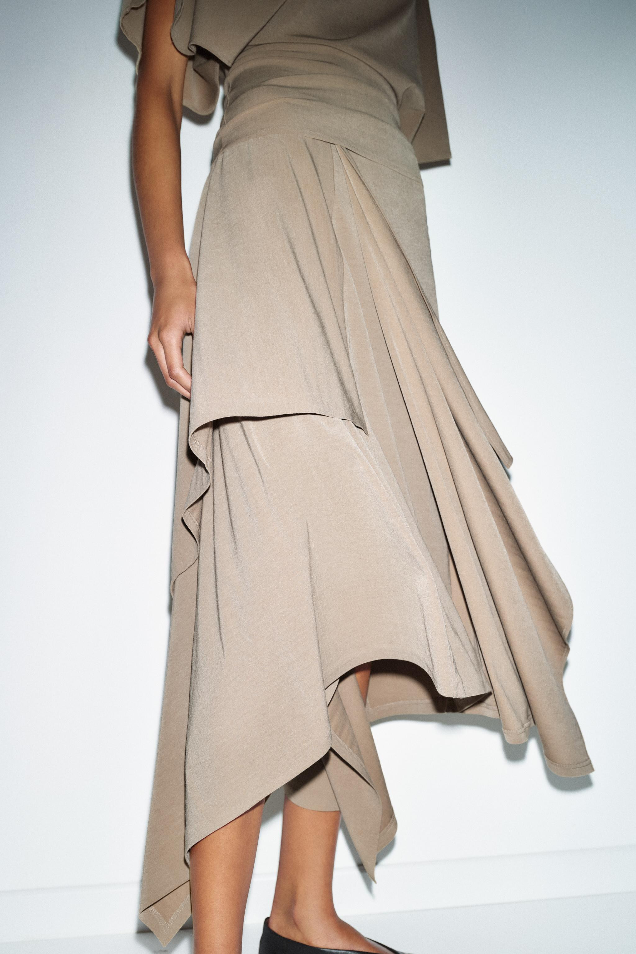 FLOWY ASYMMETRIC SKIRT | Zara US