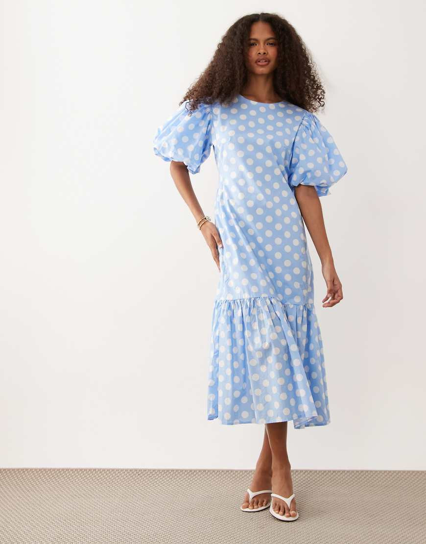 Sister Jane - Seaglass - Midi jurk met pofmouwen en verlaagde taille in blauw met stippen | ASOS (Global)