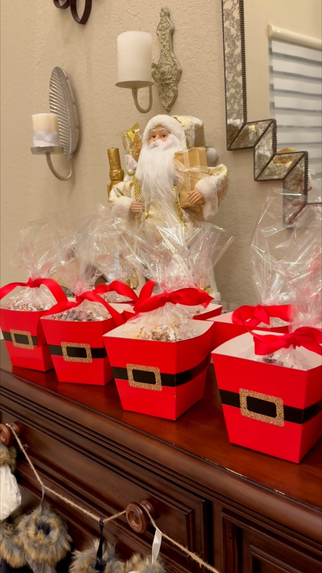 Finally got around to editing this for you all! This popcorn “recipe” (in quotes bc no measurements… you measure with your heart ❤️ and add whatever favorite treats you love) has been a favorite of ours for years! 

Tried it for the first time at a local movie theater and I’ve recreated it at home for family movie nights ever since!

My personal favorite version is made with Oreos but honestly the m&ms version I made here is a close second!

Perfect for hosting, taking to a party, holidays, or enjoying in the comfort of your own home. Lasts about 3-4 days in an airtight container ✨ 

Popcorn treats l treat boxes l movie night ideas l movie night treats l movie night boxes l family movie night l at home date night 

#LTKfoodie #LTKmomlife #LTKHoliday